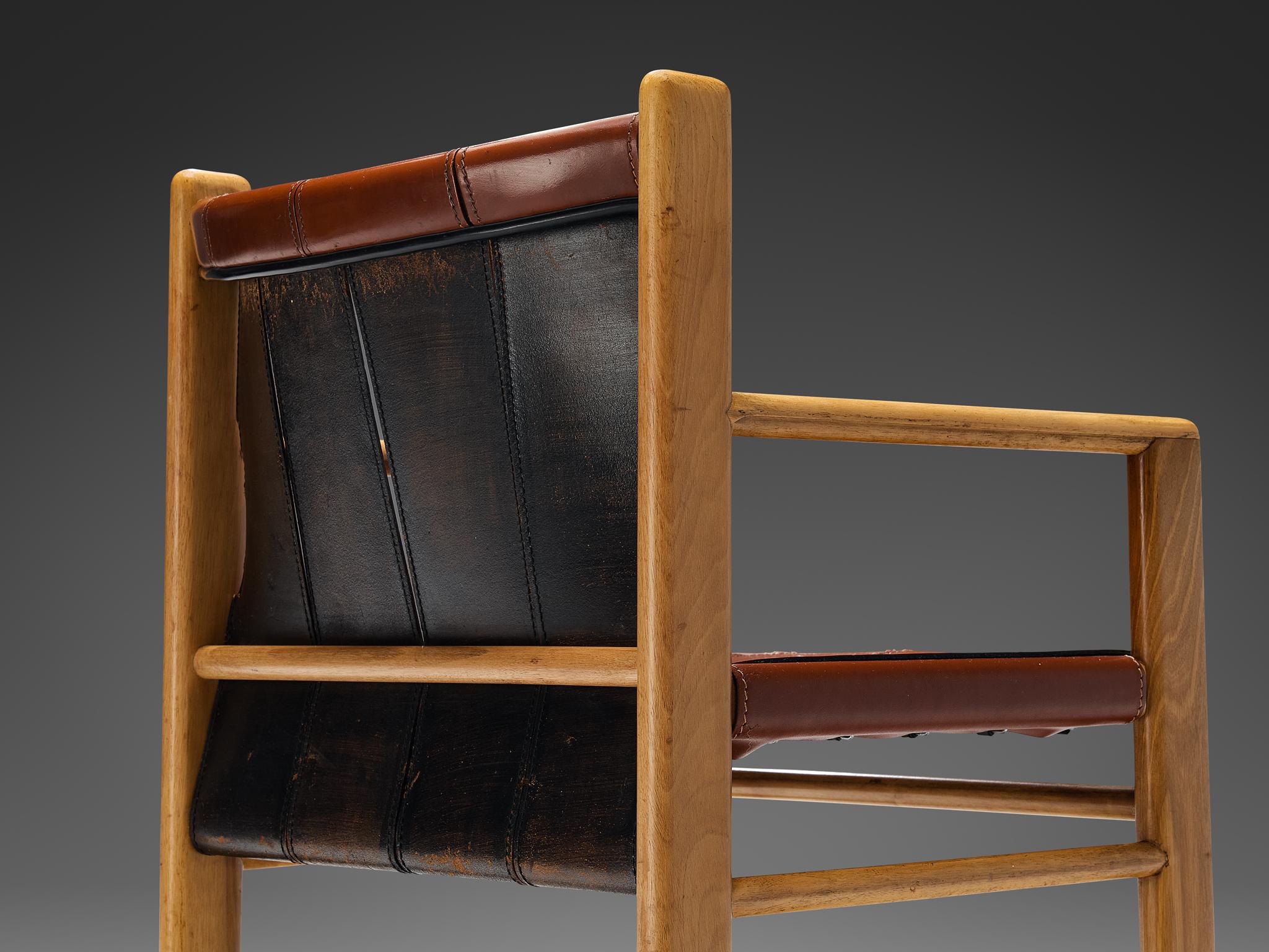 Italian Gianfranco Frattini for Bernini Set of Eight Armchairs in Leather and Walnut