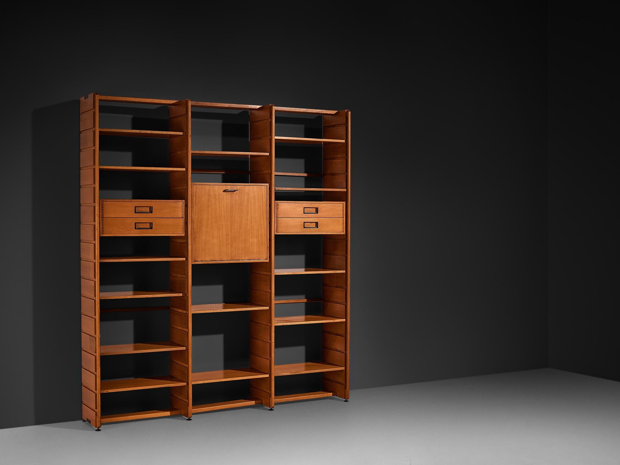 Gianfranco Frattini for Cantieri Carugati Large Library in Walnut For Sale 5