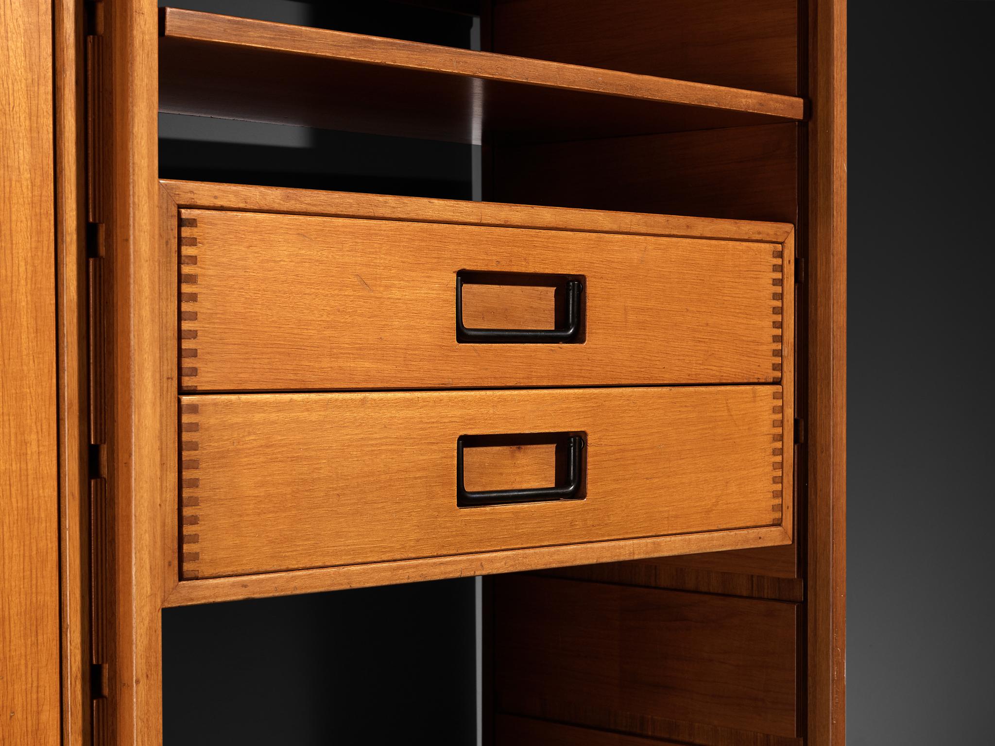 Mid-20th Century Gianfranco Frattini for Cantieri Carugati Large Library in Walnut For Sale