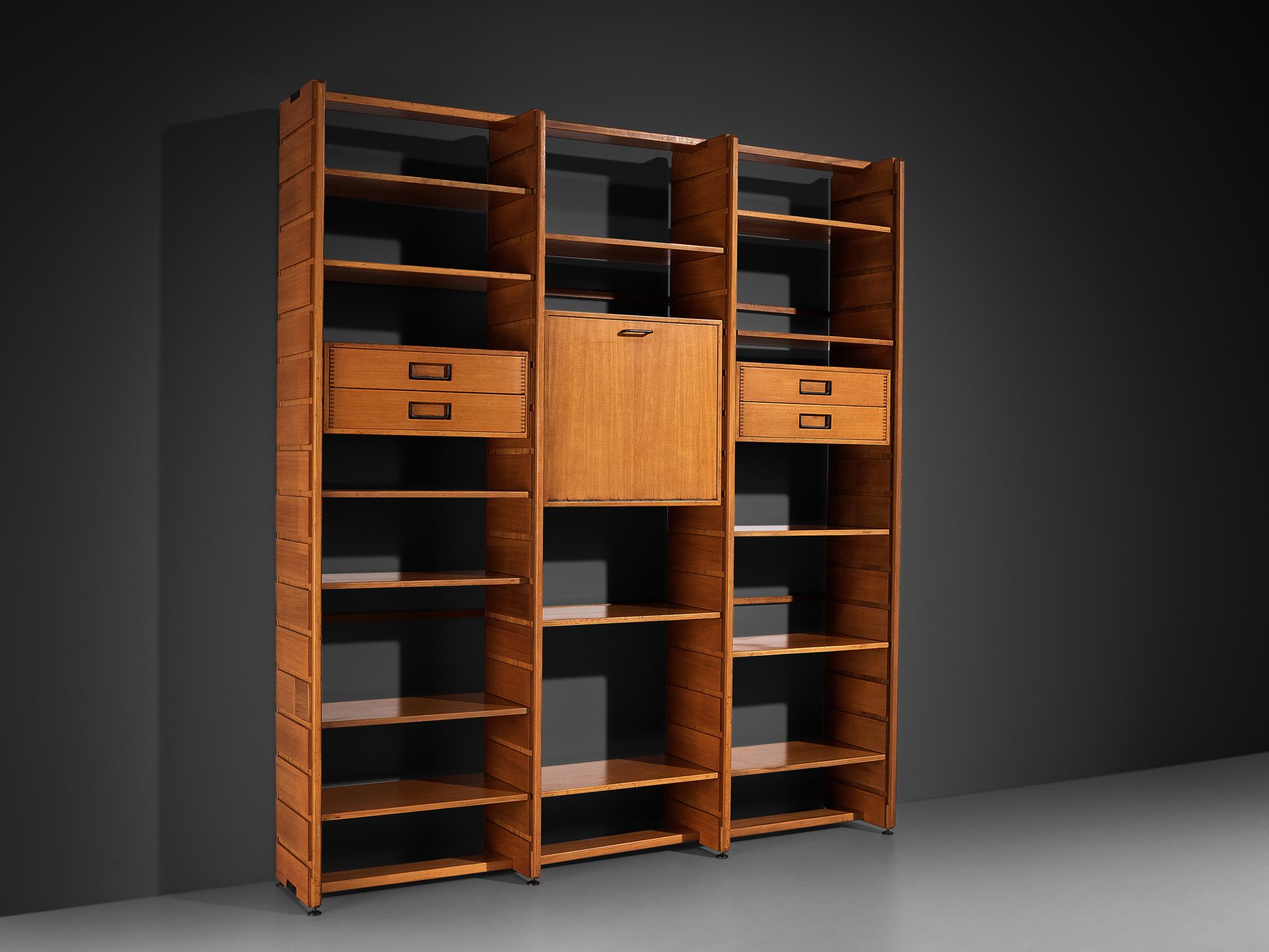 Gianfranco Frattini for Cantieri Carugati Large Library in Walnut For Sale 2