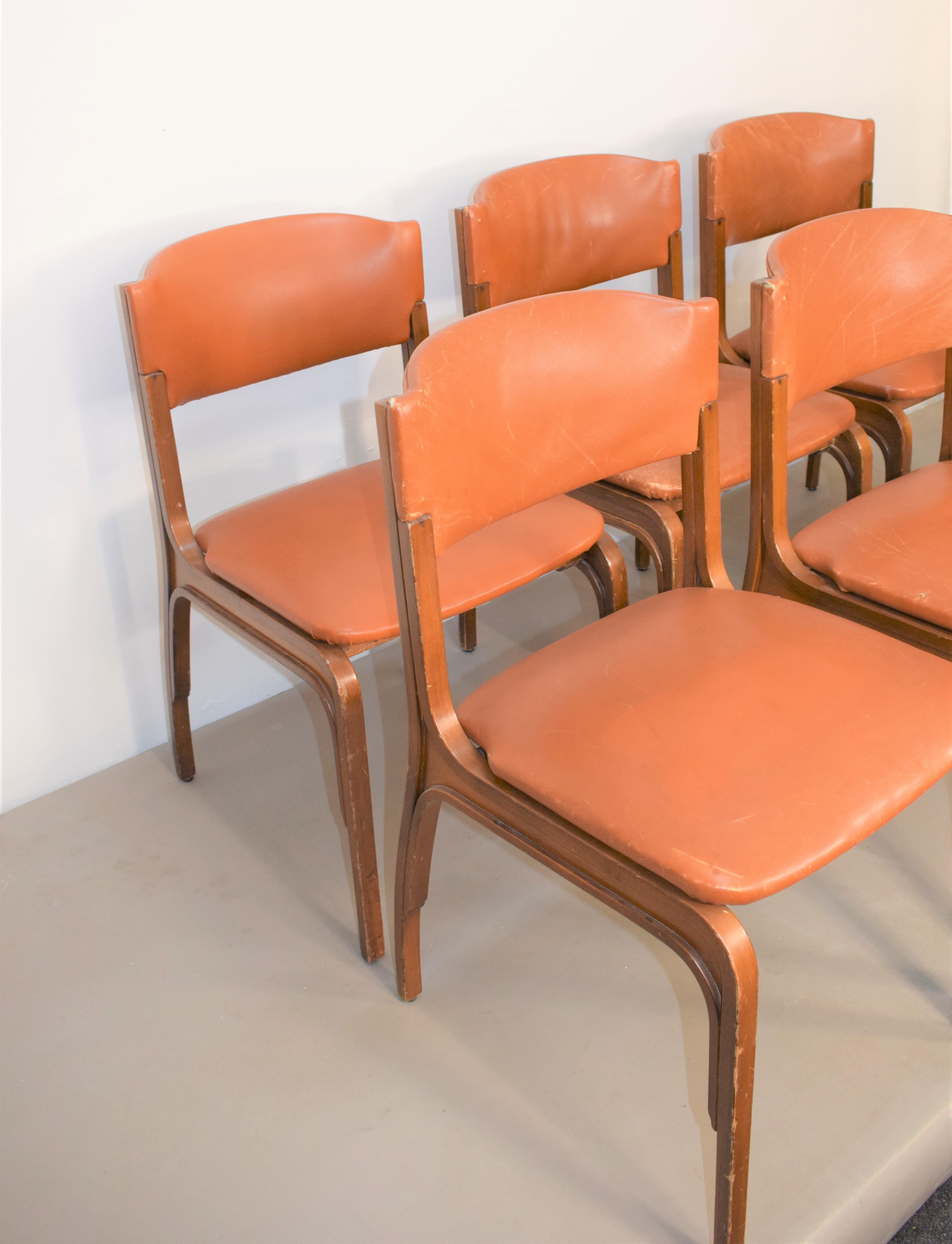 Gianfranco Frattini for Cantieri Carugati, set of six Italian chairs, 1950s.

Dimensions: H= 80 cm; W= 45 cm; D= 50 cm; Height seat = 46 cm.