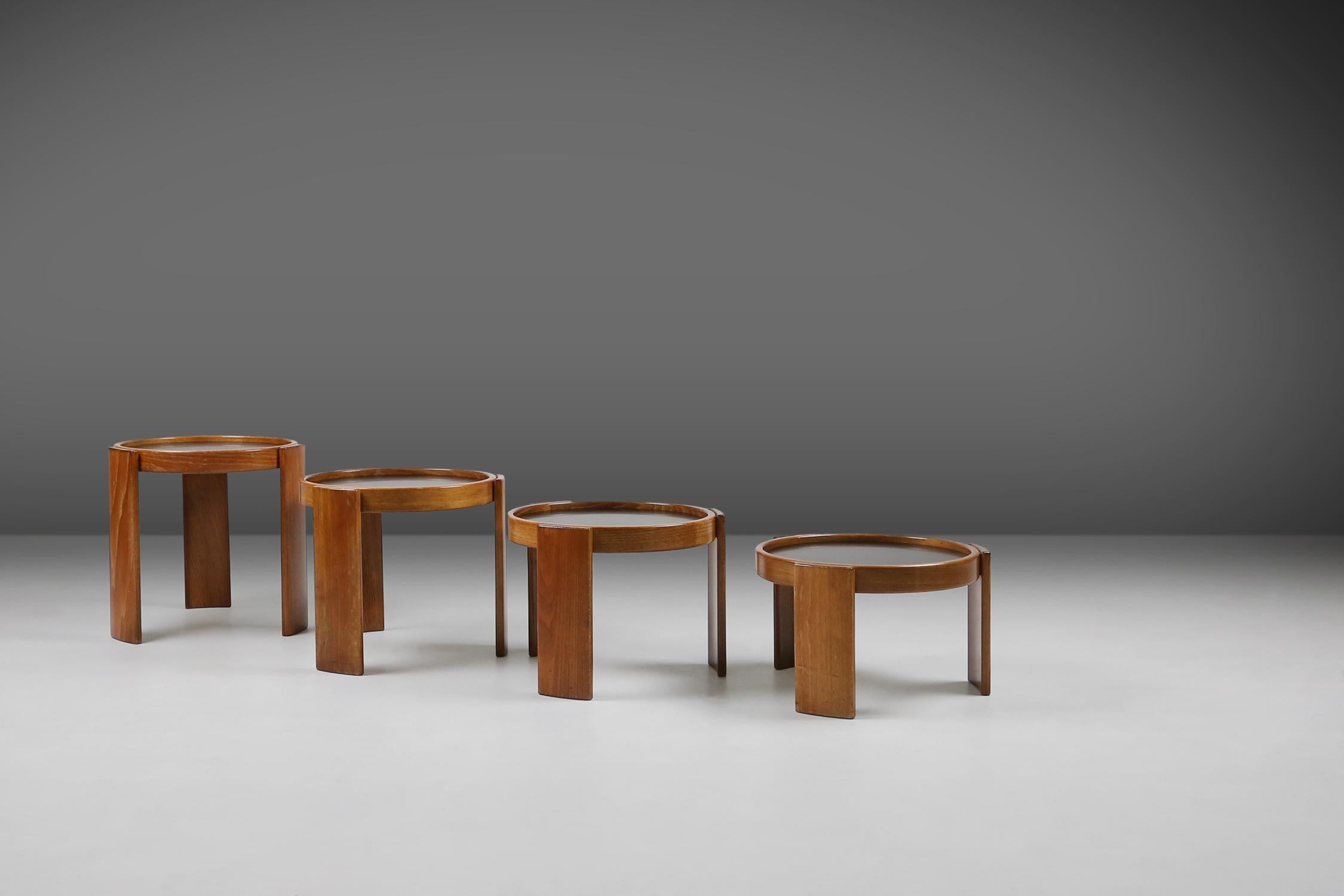 Mid-Century Modern Gianfranco Frattini for Casina, Italy, 1966, early edition wooden nesting tables For Sale