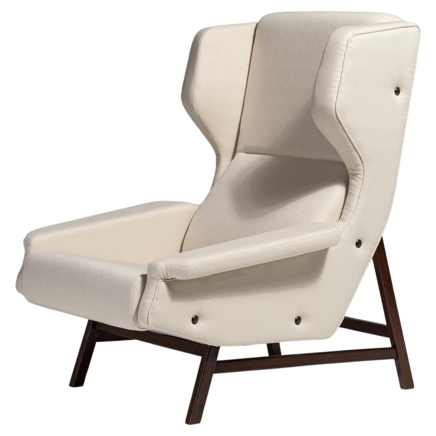 Gianfranco Frattini for Cassina 877 Lounge Chair in White Fabric For Sale