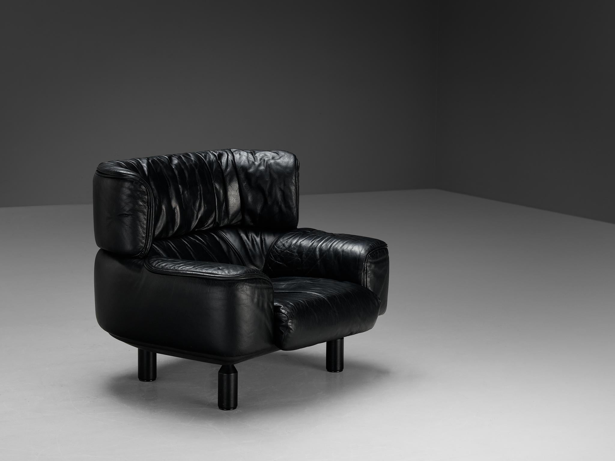 Loungesessel „Bull“ von Gianfranco Frattini für Cassina aus schwarzem Leder  (Postmoderne) im Angebot