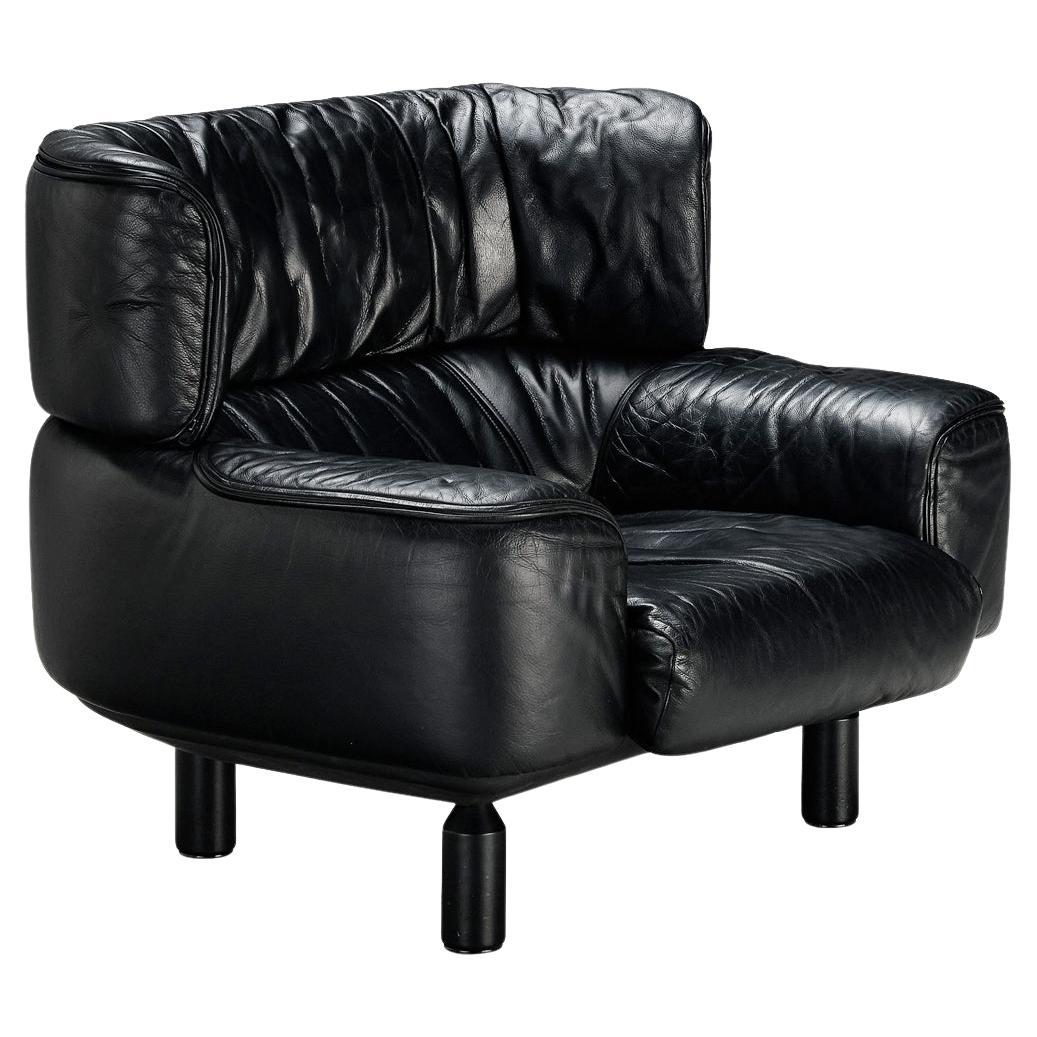 Gianfranco Frattini for Cassina 'Bull' Lounge Chair in Black Leather  For Sale