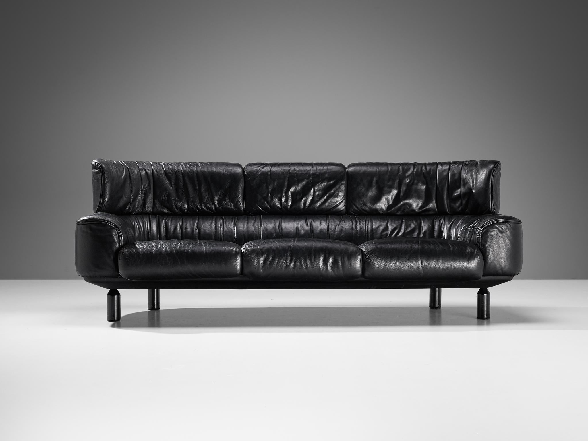 Gianfranco Frattini für Cassina: Sofa „Bull“ aus schwarzem Leder (Postmoderne) im Angebot