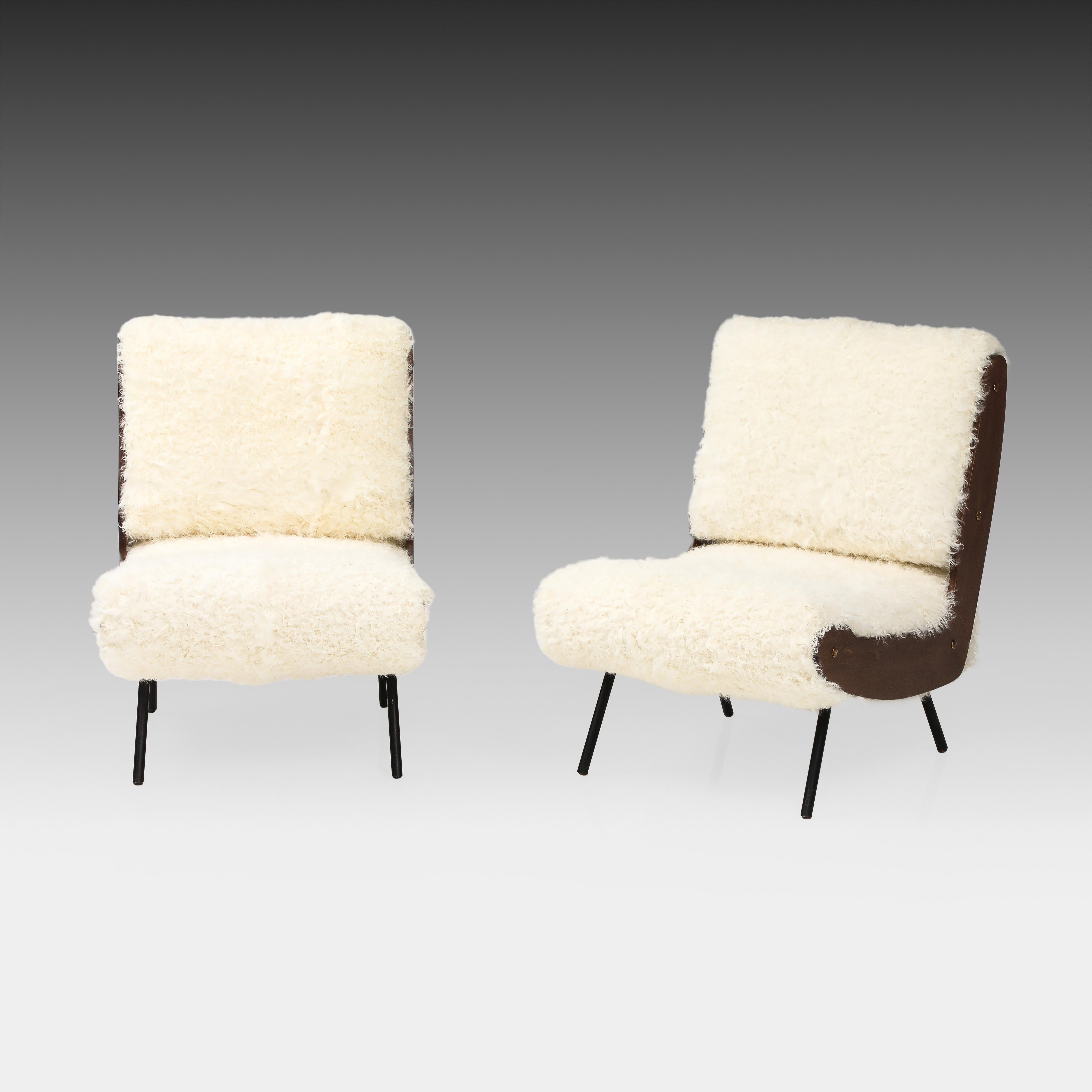 Mid-Century Modern Gianfranco Frattini for Cassina Ivory Kalgan Lambskin Lounge Chairs Model 836 For Sale