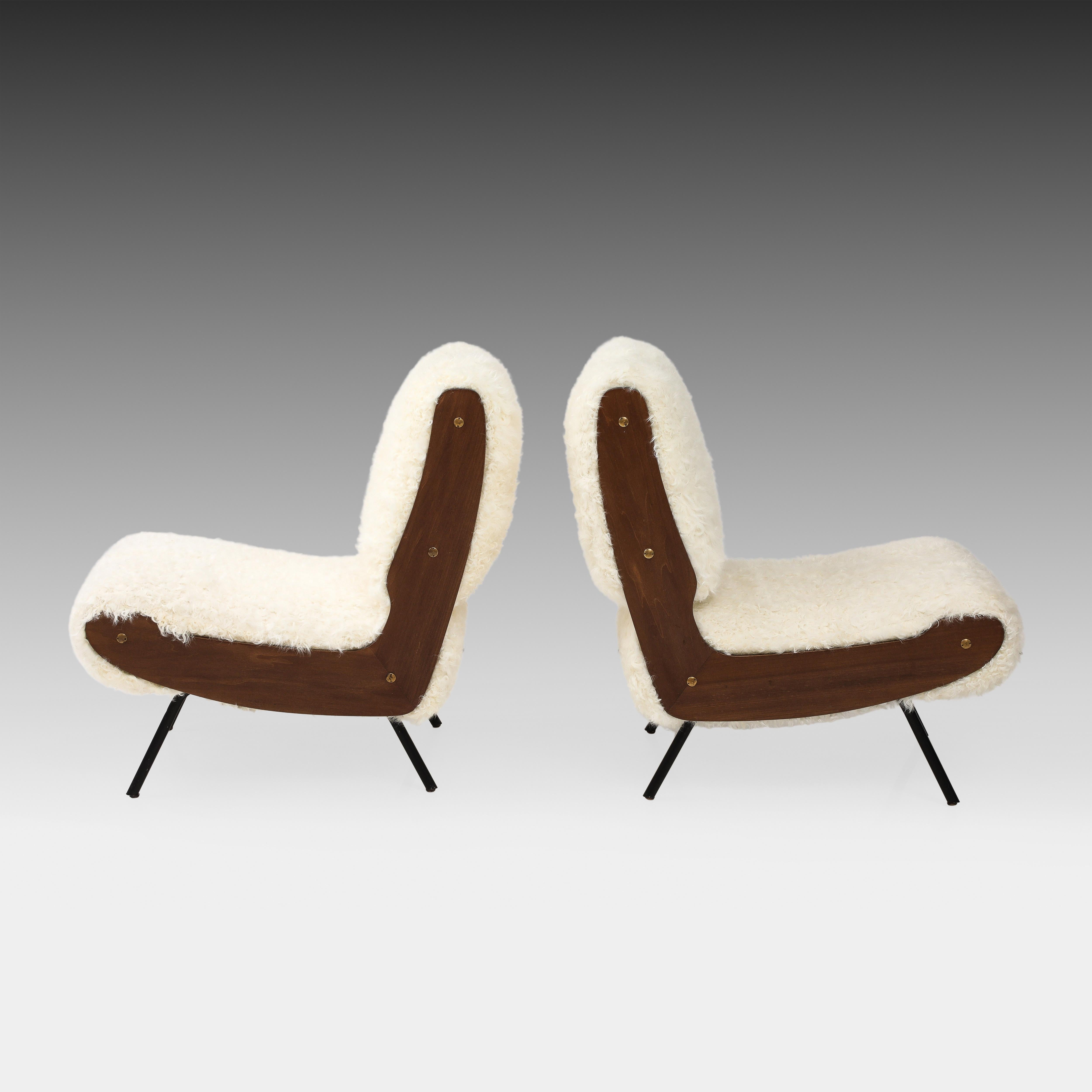 Elfenbeinfarbene Kalgan-Loungesessel aus Lammfell, Modell 836, Gianfranco Frattini für Cassina (Moderne der Mitte des Jahrhunderts) im Angebot