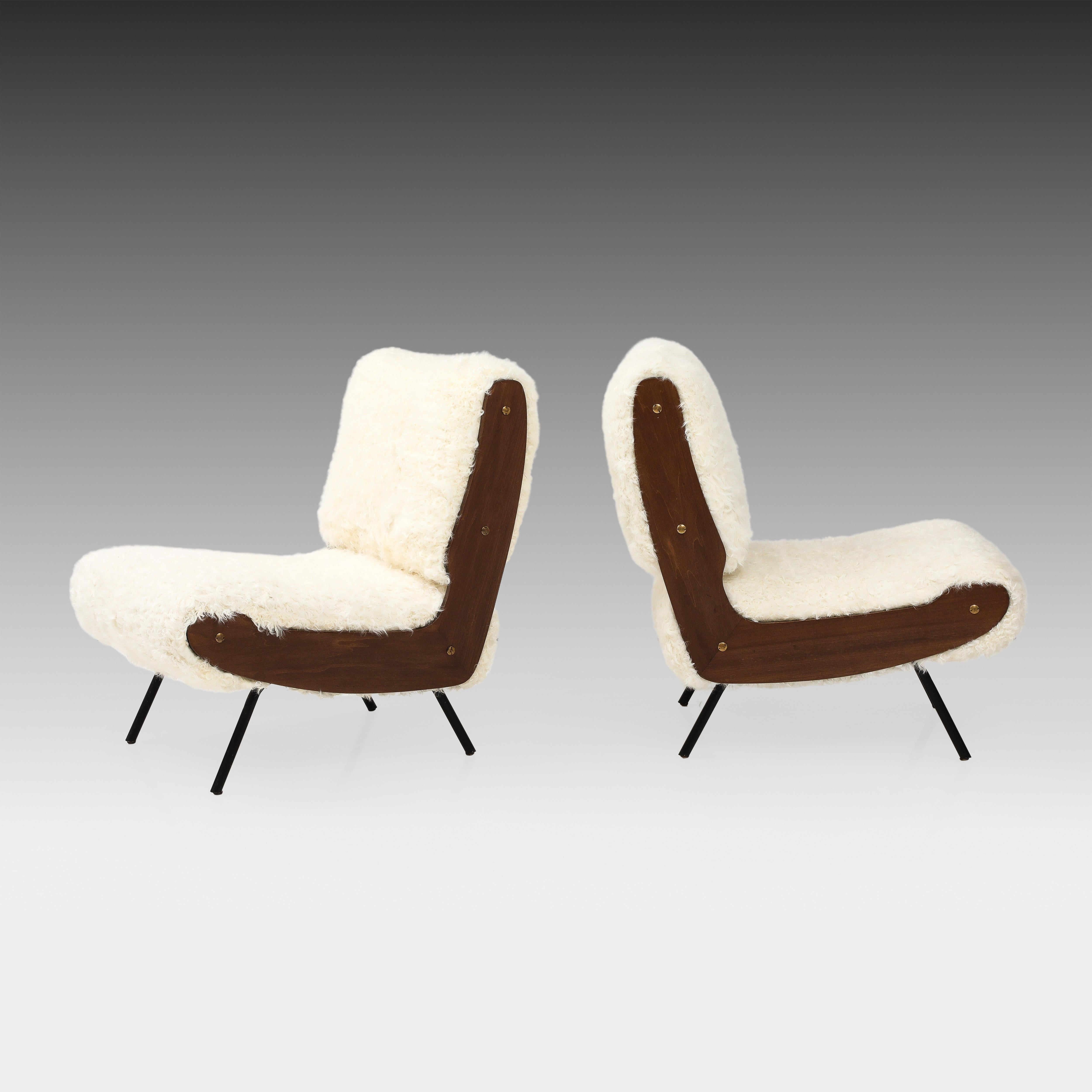 Gianfranco Frattini for Cassina Ivory Kalgan Lambskin Lounge Chairs Model 836 In Good Condition For Sale In New York, NY