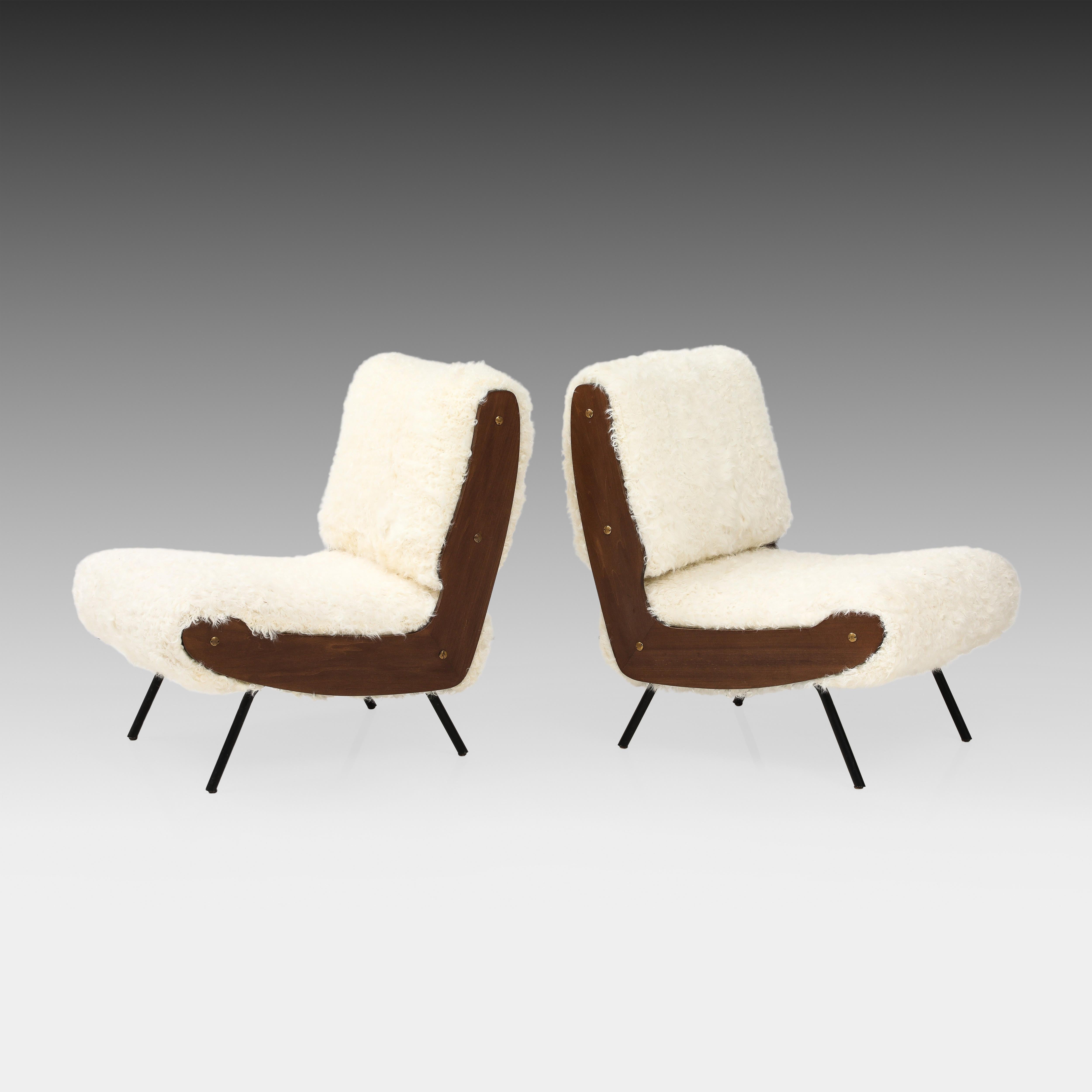 Metal Gianfranco Frattini for Cassina Ivory Kalgan Lambskin Lounge Chairs Model 836 For Sale