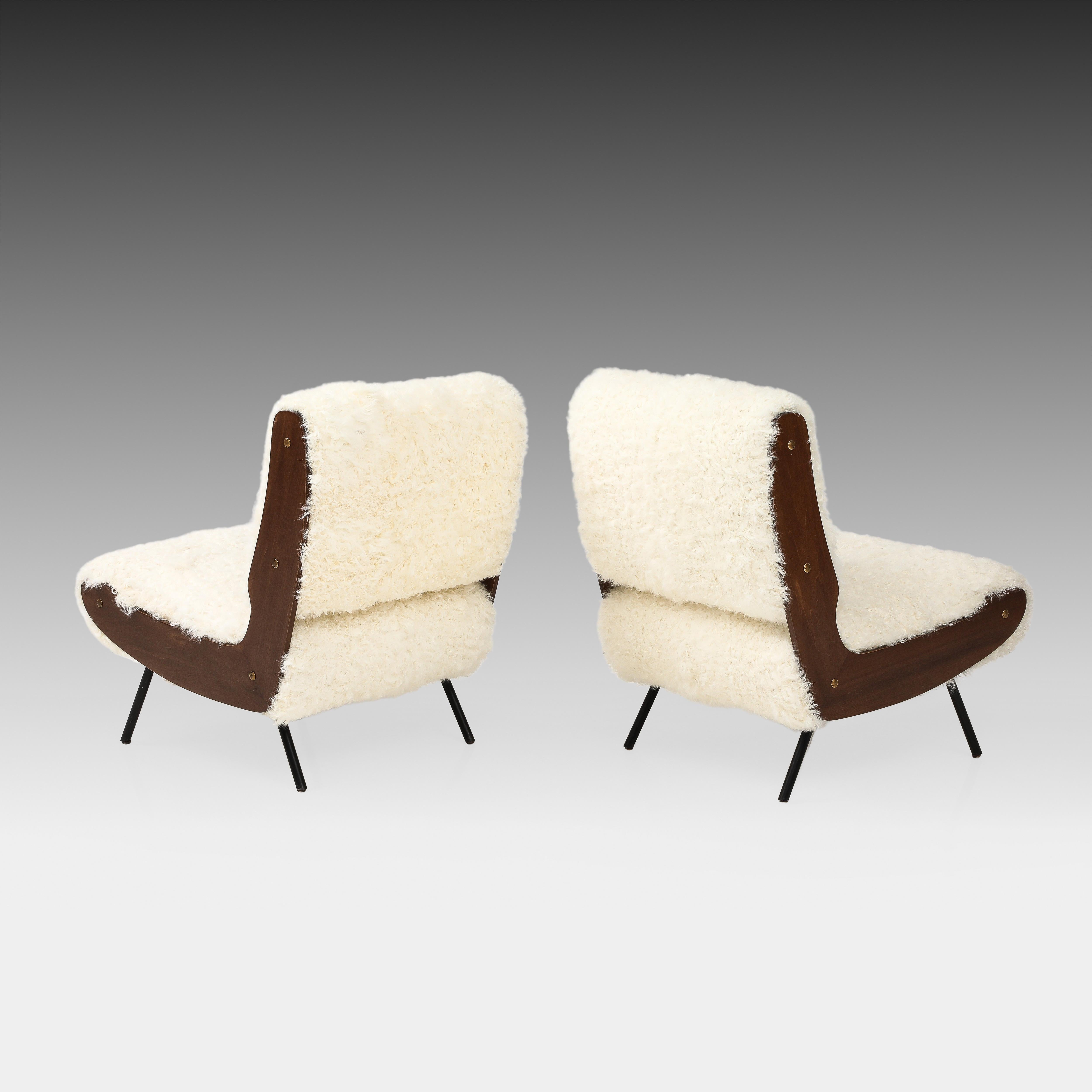 Gianfranco Frattini for Cassina Ivory Kalgan Lambskin Lounge Chairs Model 836 For Sale 1