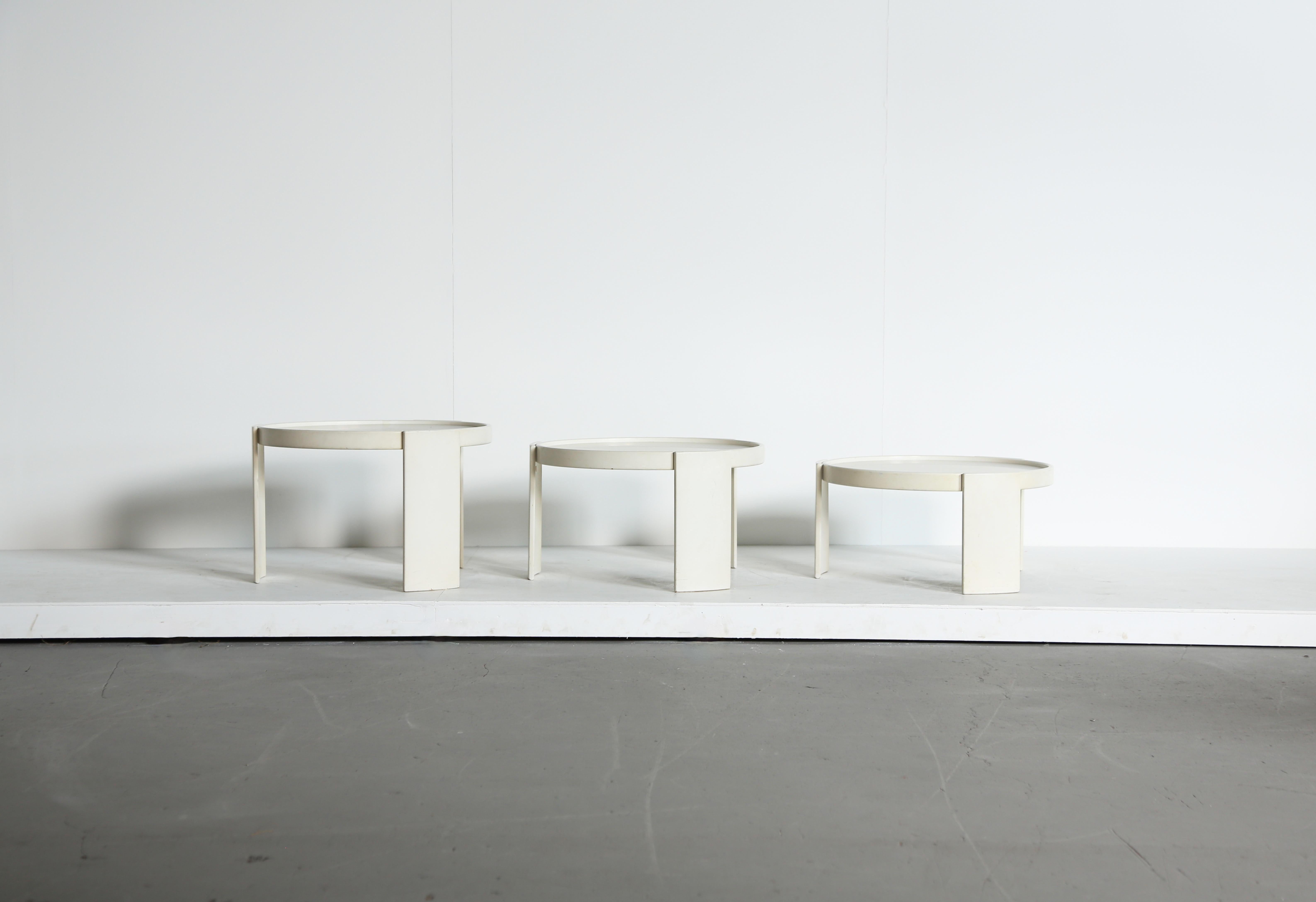 Gianfranco Frattini for Cassina Large Nesting / Stacking Tables, Italy, 1970s For Sale 1