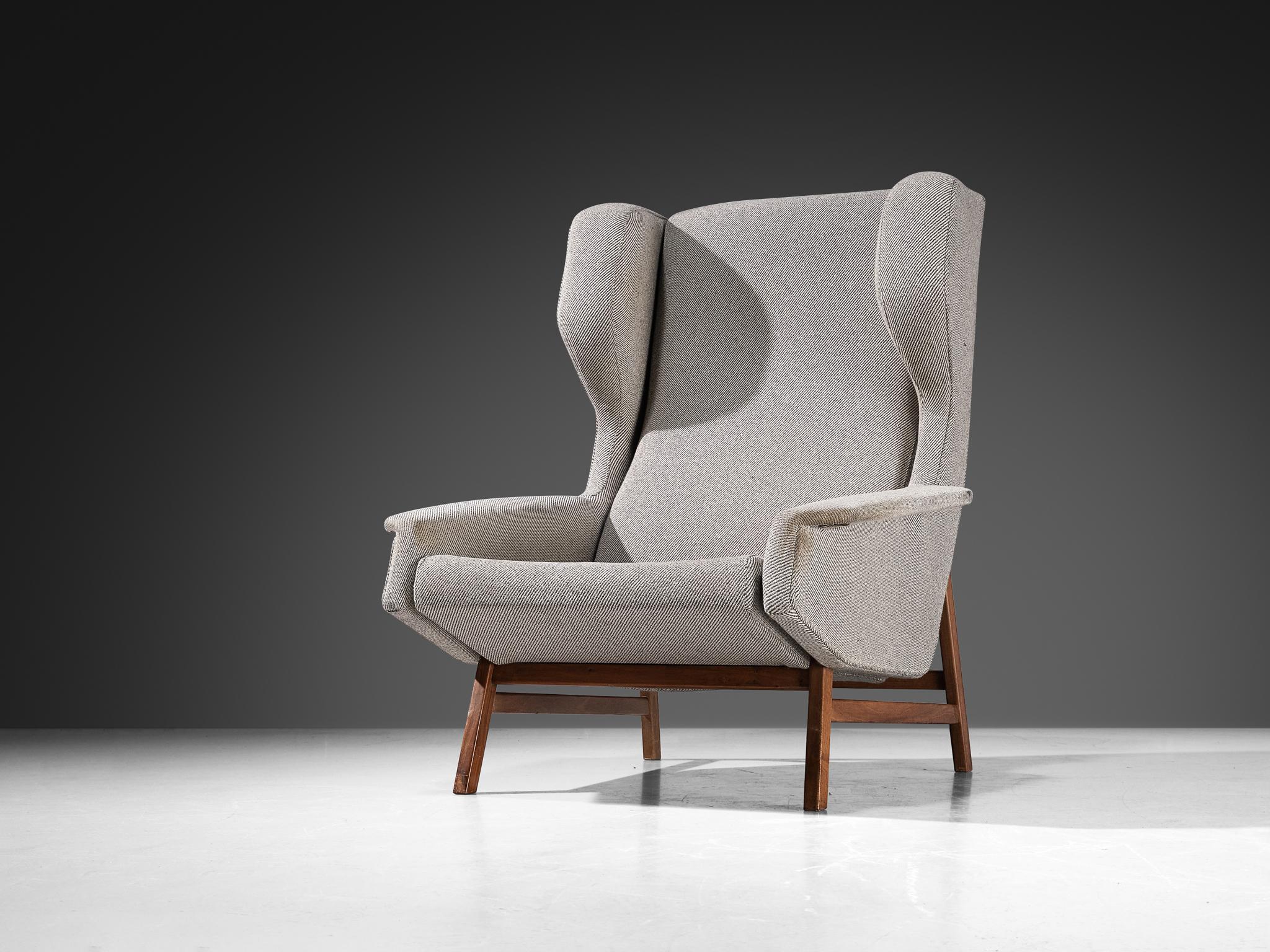 Gianfranco Frattini für Cassina Loungesessel aus grauer Wolle und Walnuss im Angebot 2