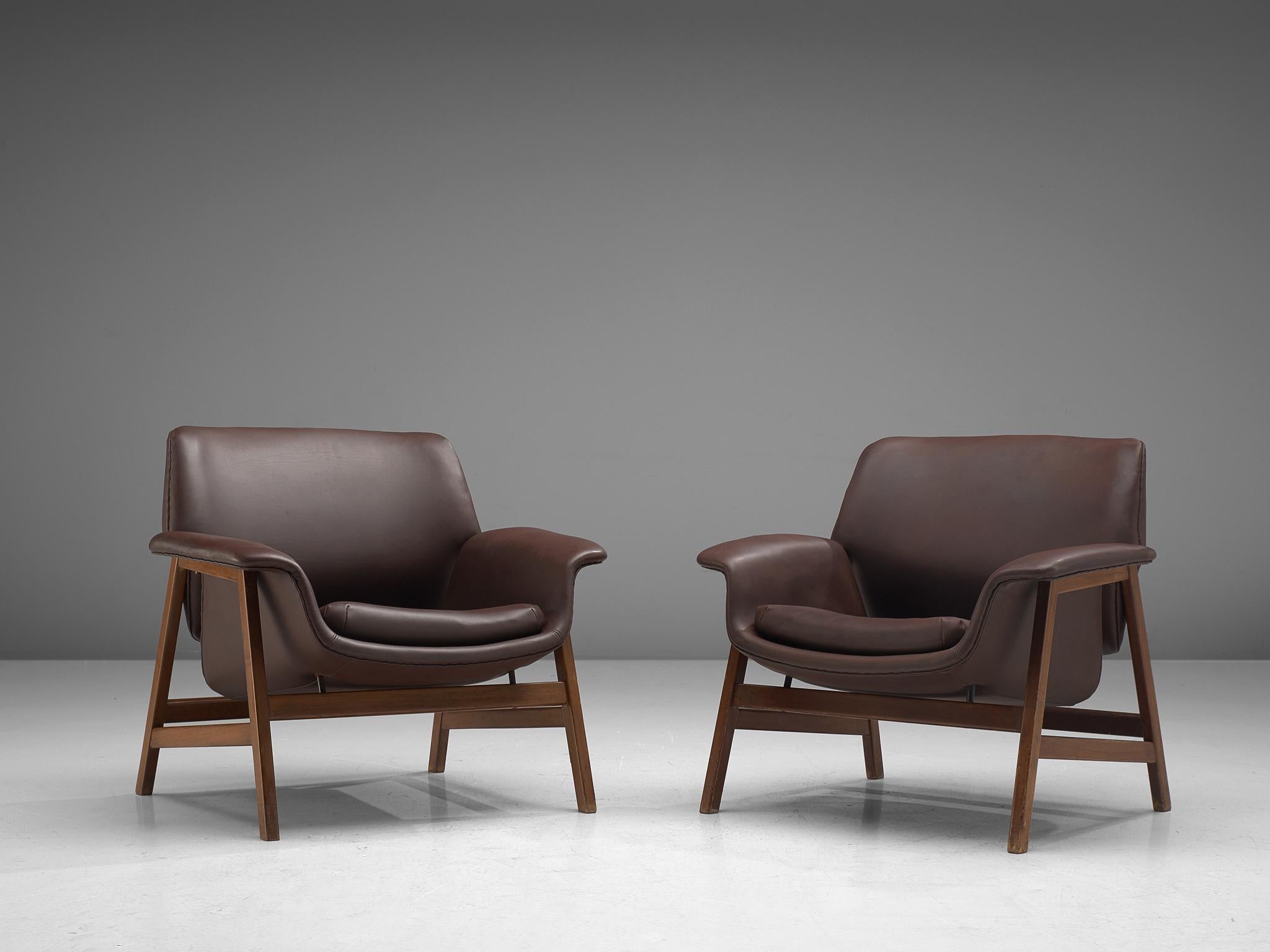 Italian Gianfranco Frattini for Cassina Pair of Lounge chairs '849' in Walnut