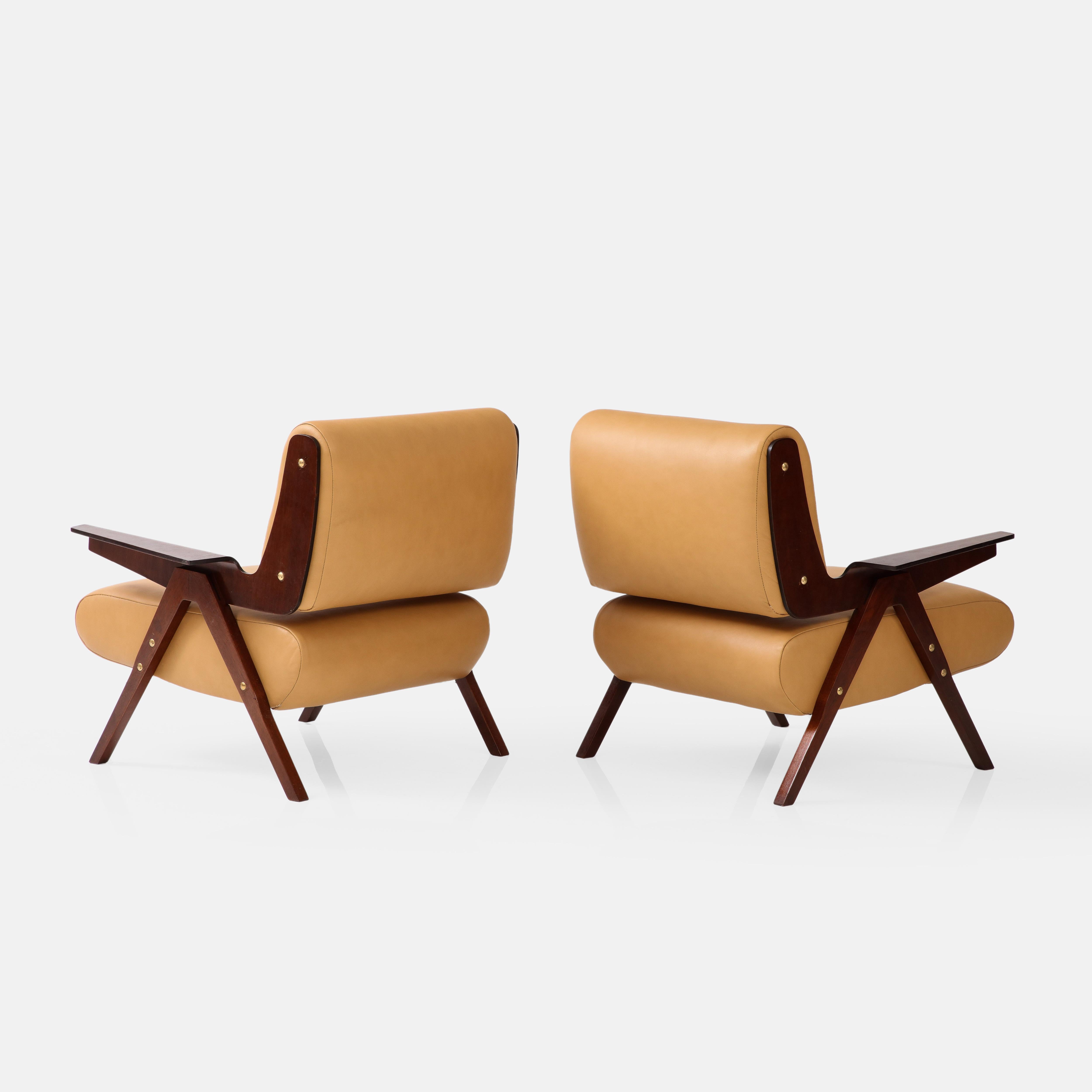 Mid-19th Century Gianfranco Frattini for Cassina Rare Pair of Mahogany Lounge Chairs Model 831