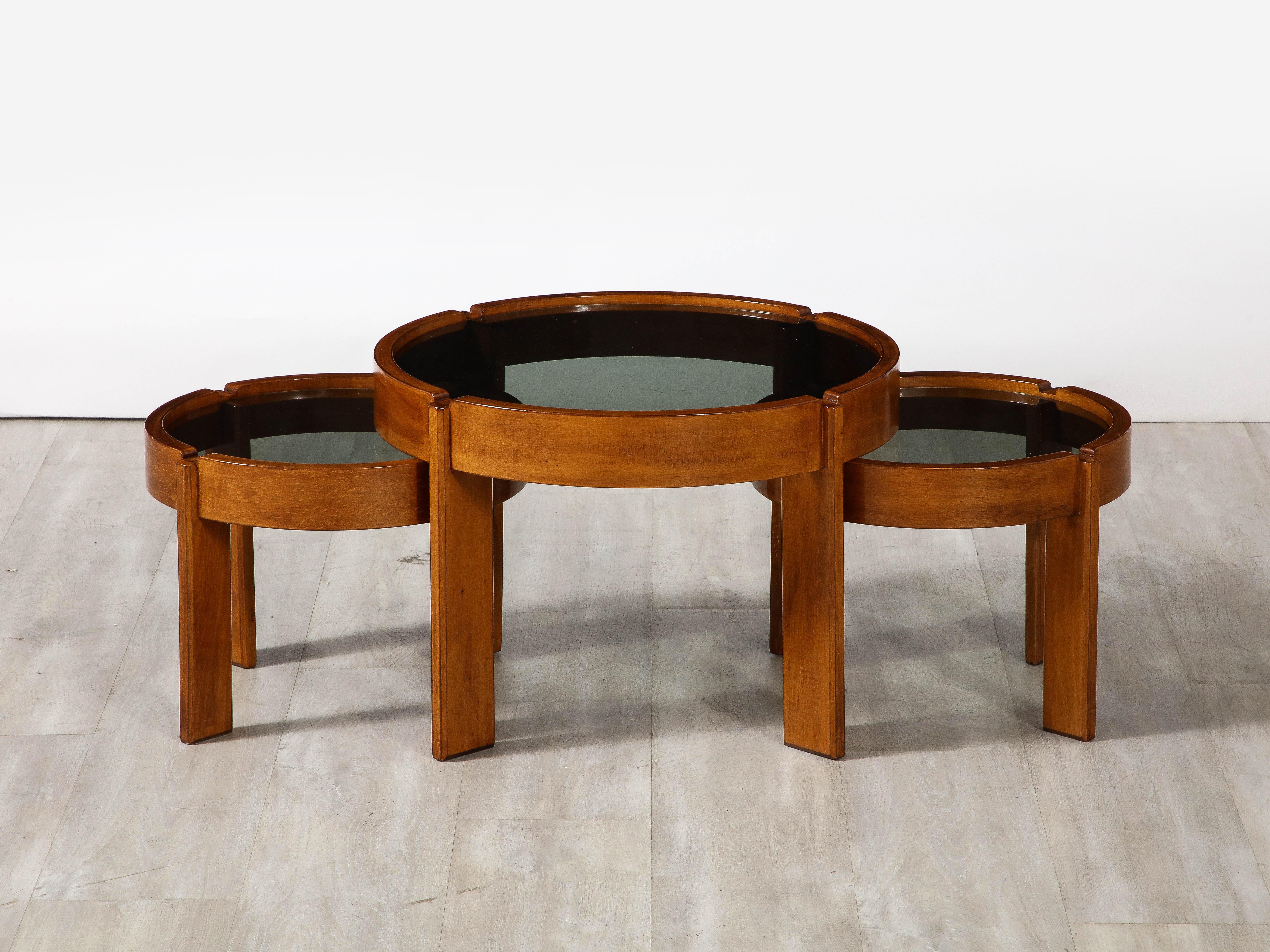 Gianfranco Frattini for Cassina Set of 3 Smoked Glass and Walnut Tables, ca 1967 In Good Condition In New York, NY