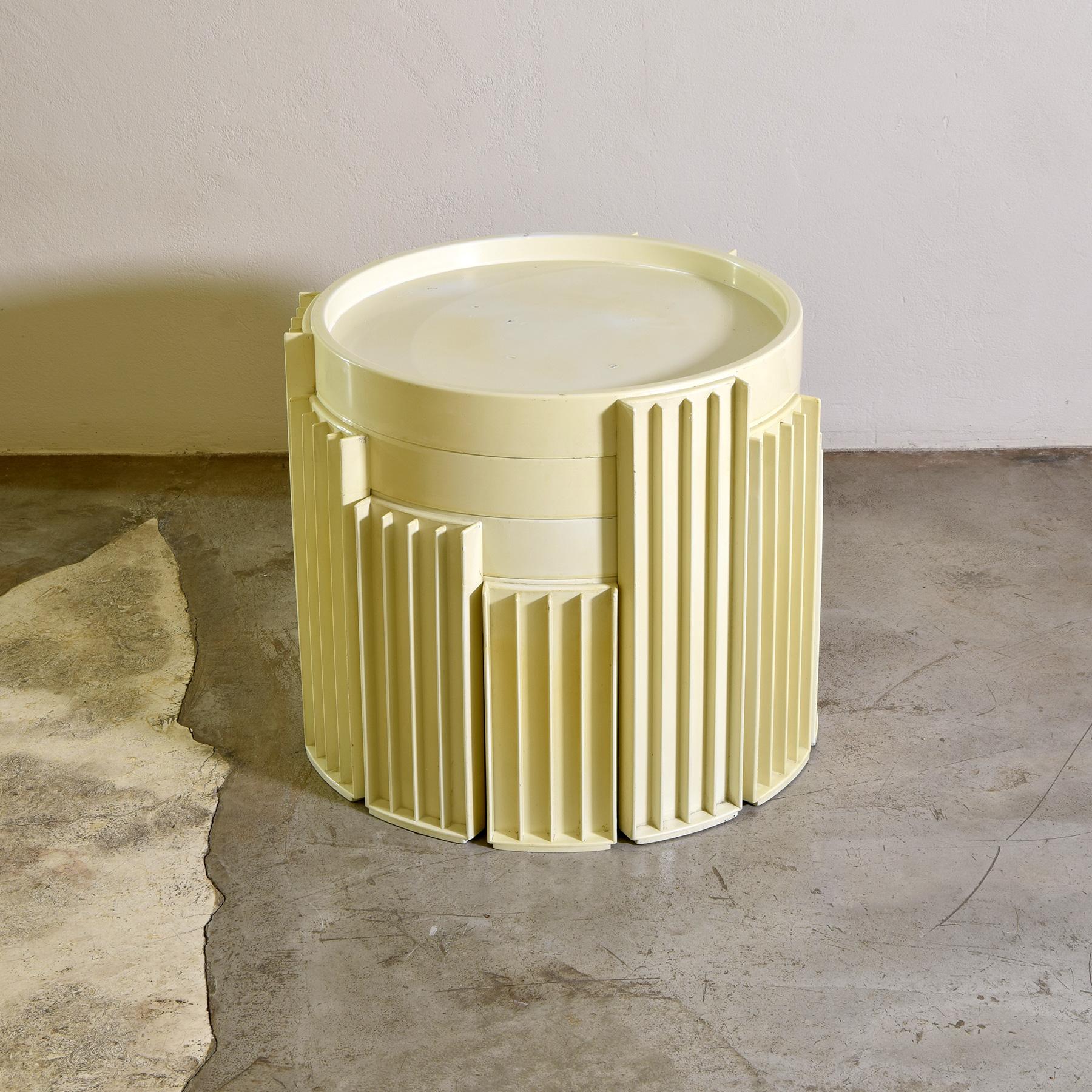 Set of four stackable cylindrical coffee tables model Marema designer Gianfranco frattini for cassina late 1960s


Heights of other three side tables 33 - 28 -23 cm