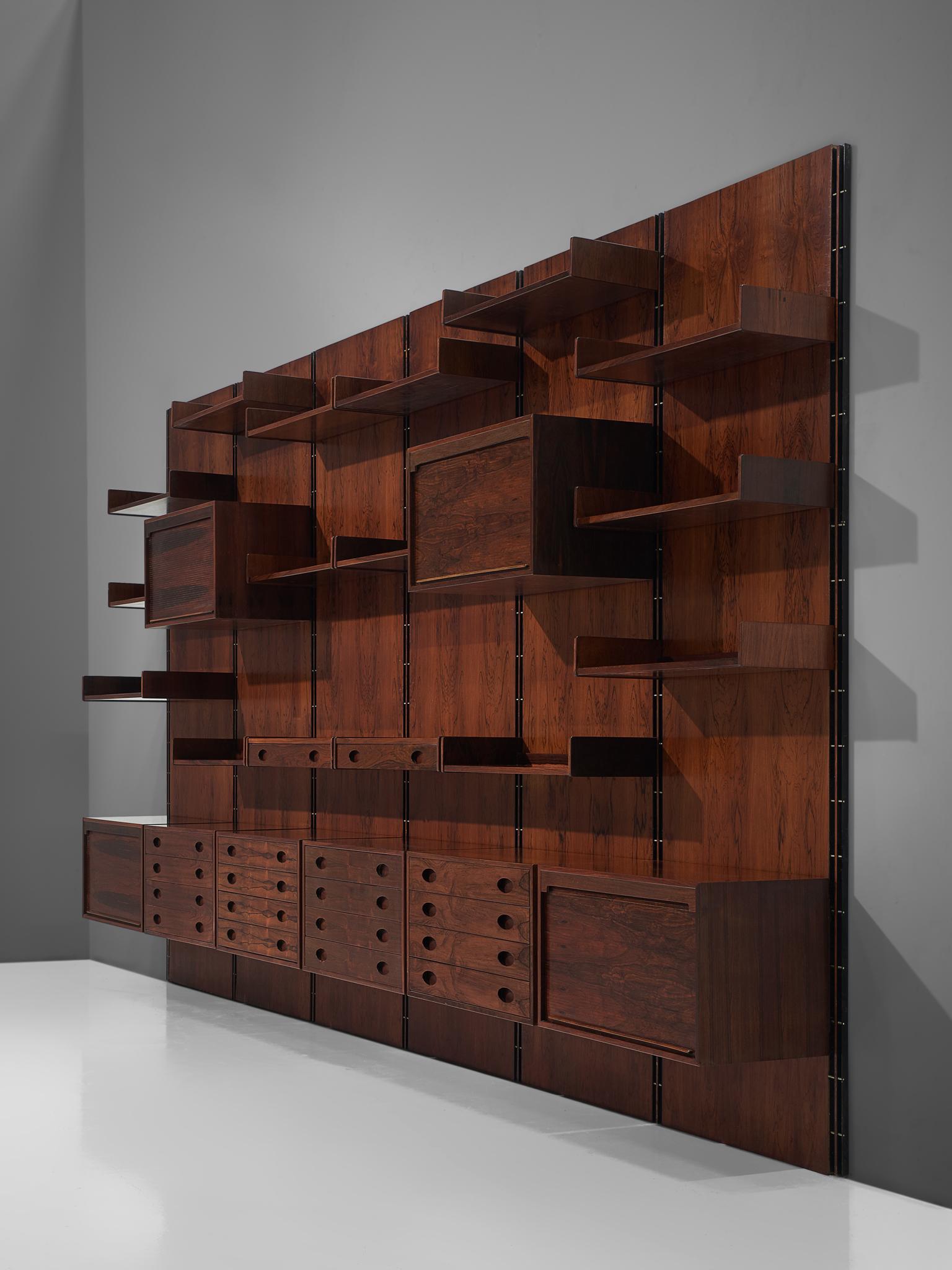 Gianfranco Frattini Grand Wall Unit in Rosewood In Good Condition In Waalwijk, NL
