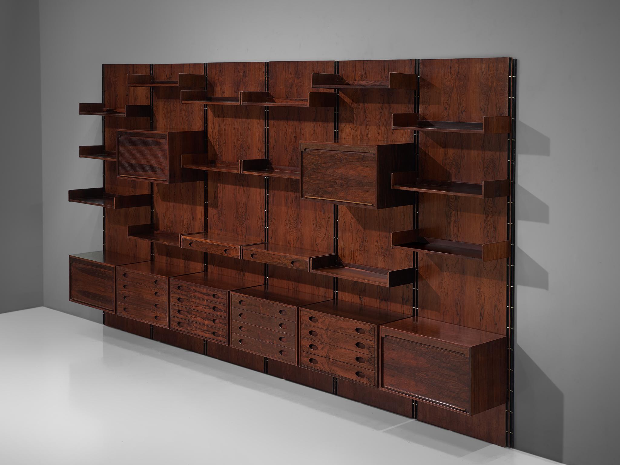Mid-20th Century Gianfranco Frattini Grand Wall Unit in Rosewood