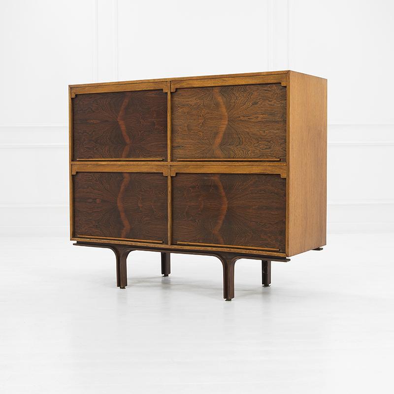 Gianfranco Frattini für Bernini, Italien, Highboard Modell 504, Rio-Rosenholz  im Zustand „Gut“ im Angebot in Paris, FR