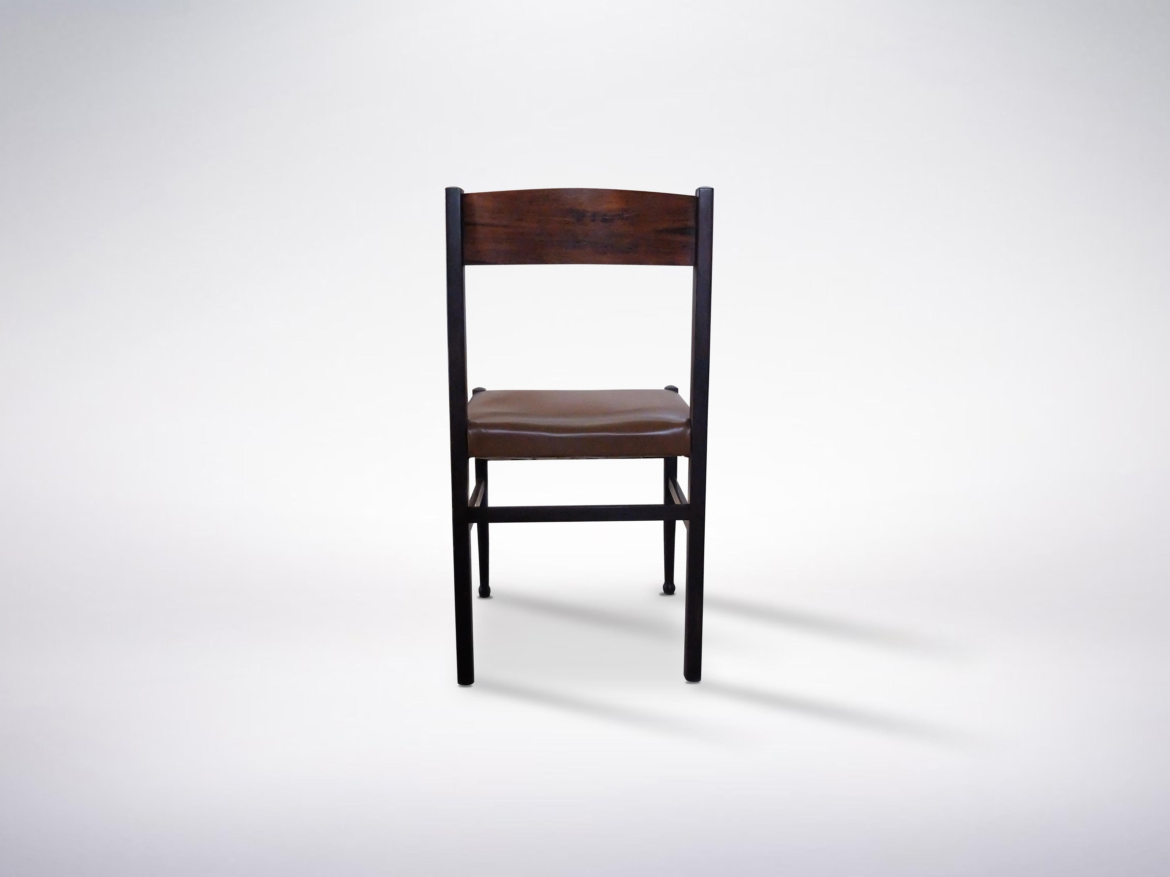 Mid-Century Modern Gianfranco Frattini, ensemble de 4 chaises en bois de style italien moderne du milieu du siècle, années 1950 en vente