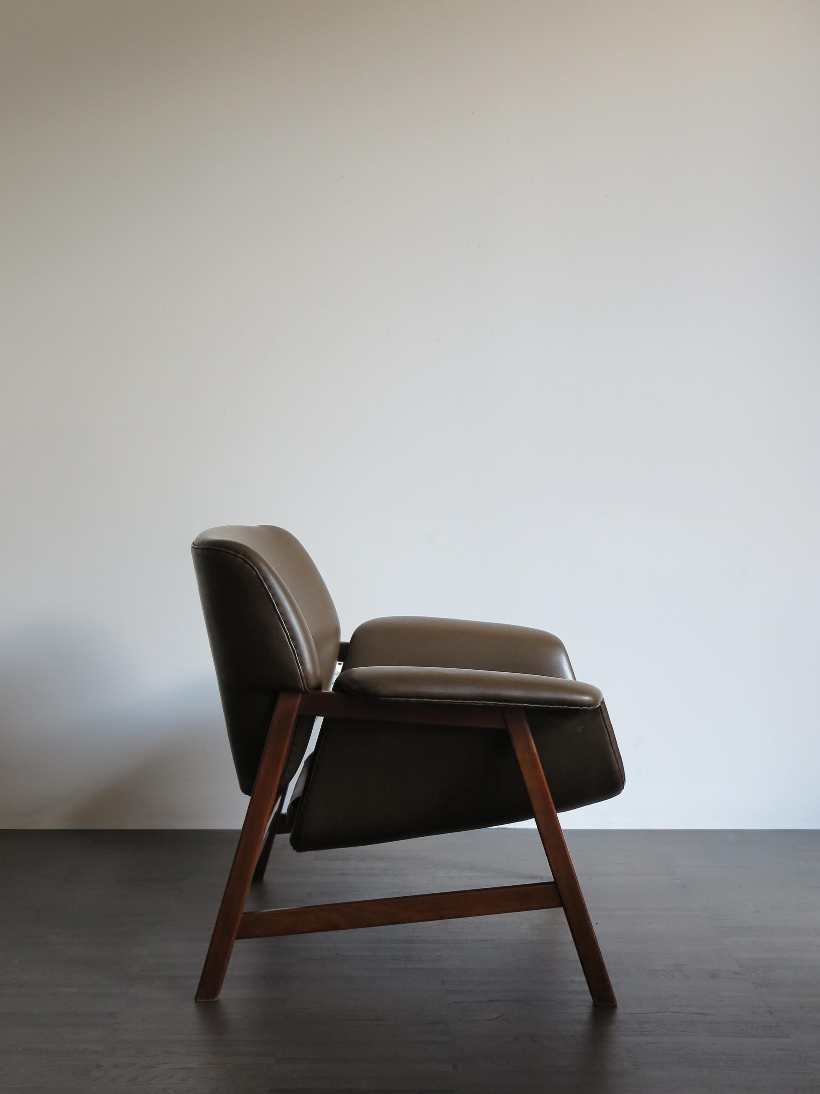 Mid-Century Modern Gianfranco Frattini Italian Midcentury Armchair Model 849 for Cassina, 1950s