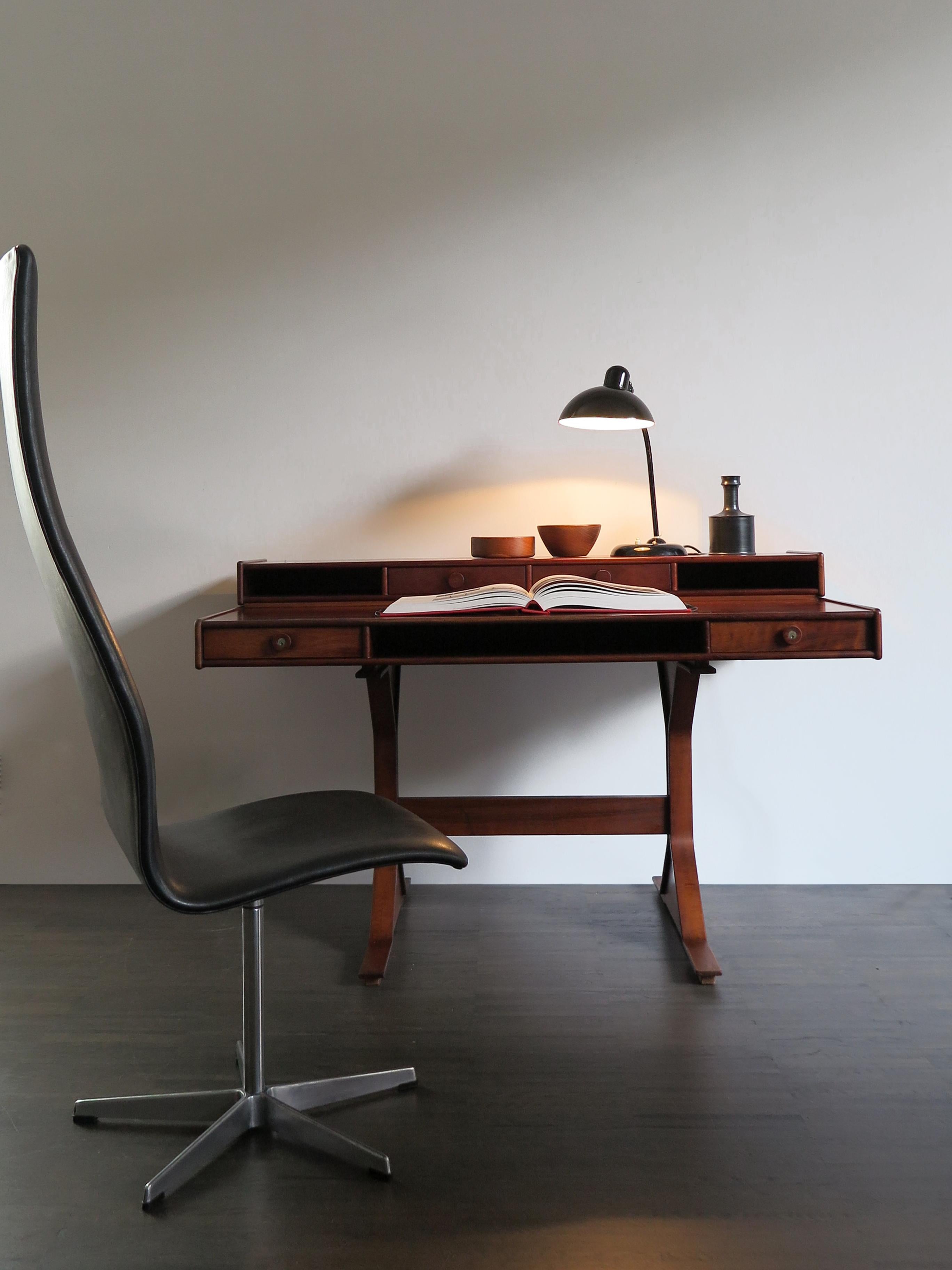 Mid-Century Modern Gianfranco Frattini Italian Midcentury Wood Desk for Bernini, 1950s