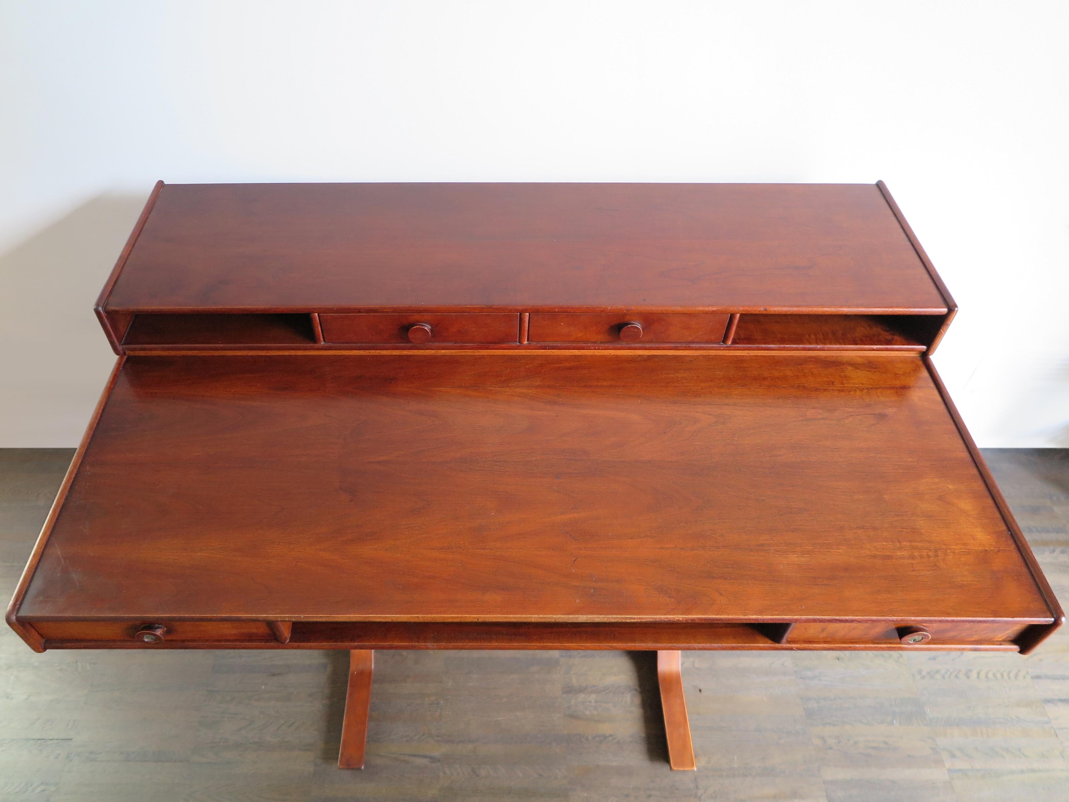 Gianfranco Frattini Italian Midcentury Wood Desk for Bernini, 1950s 1