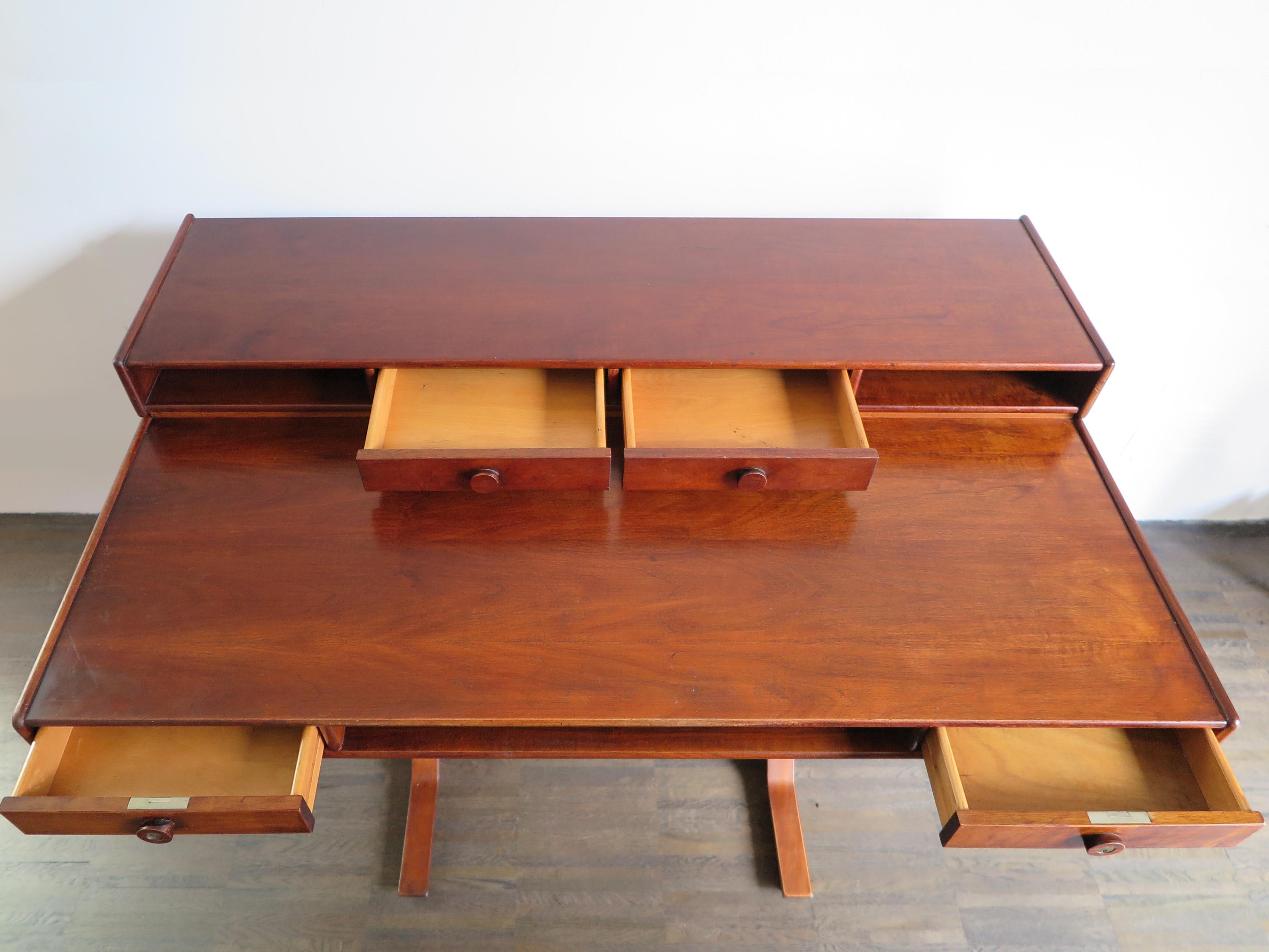 Gianfranco Frattini Italian Midcentury Wood Desk for Bernini, 1950s 2