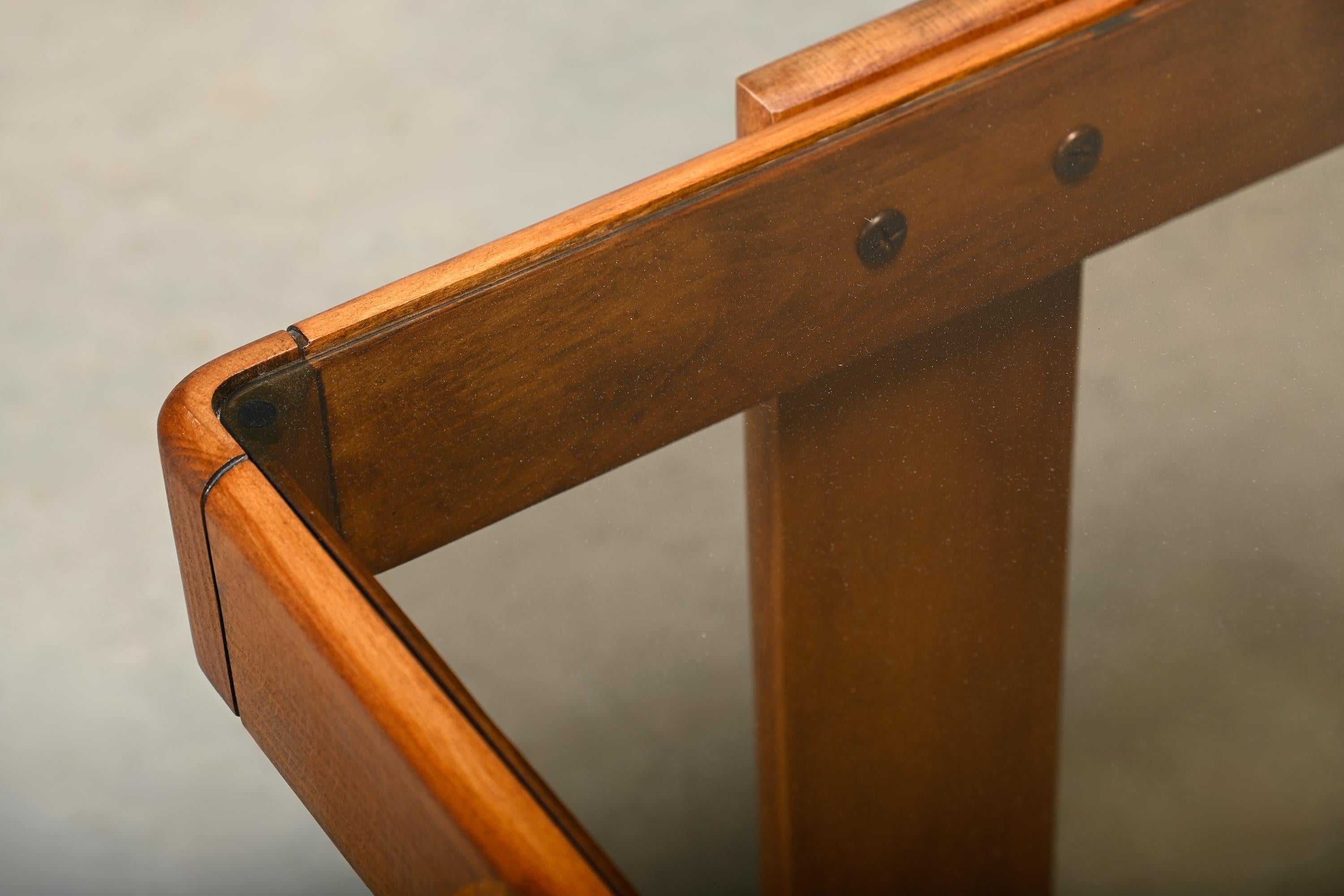 Gianfranco Frattini Nesting Tables in stained wood for Cassina and Meblo, 1970's For Sale 8