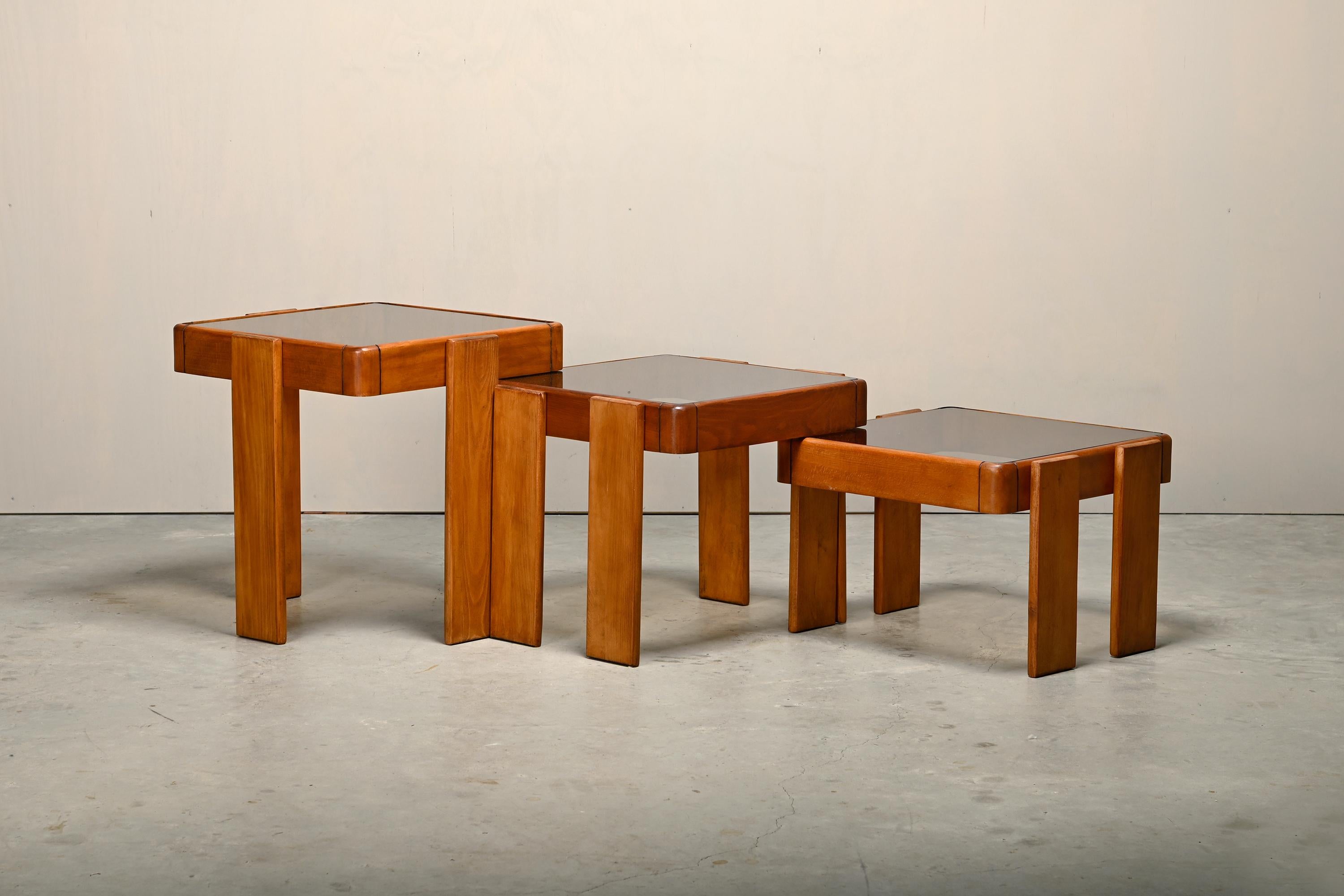Mid-Century Modern Gianfranco Frattini Nesting Tables in stained wood for Cassina and Meblo, 1970's For Sale