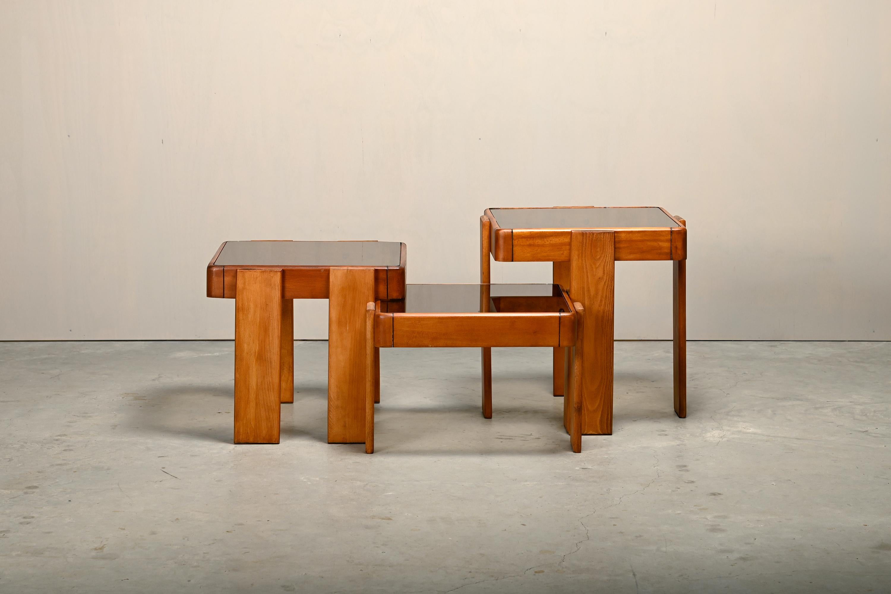 20th Century Gianfranco Frattini Nesting Tables in stained wood for Cassina and Meblo, 1970's For Sale
