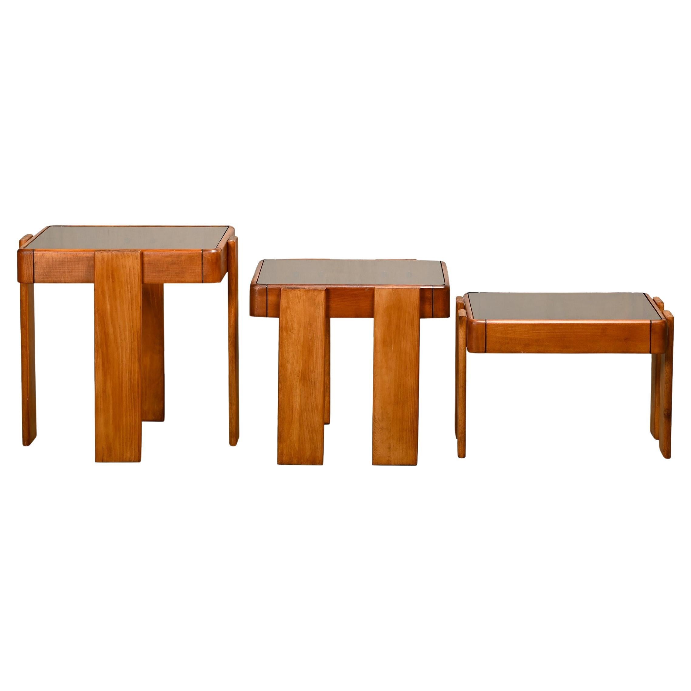 Gianfranco Frattini Nesting Tables in stained wood for Cassina and Meblo, 1970's For Sale