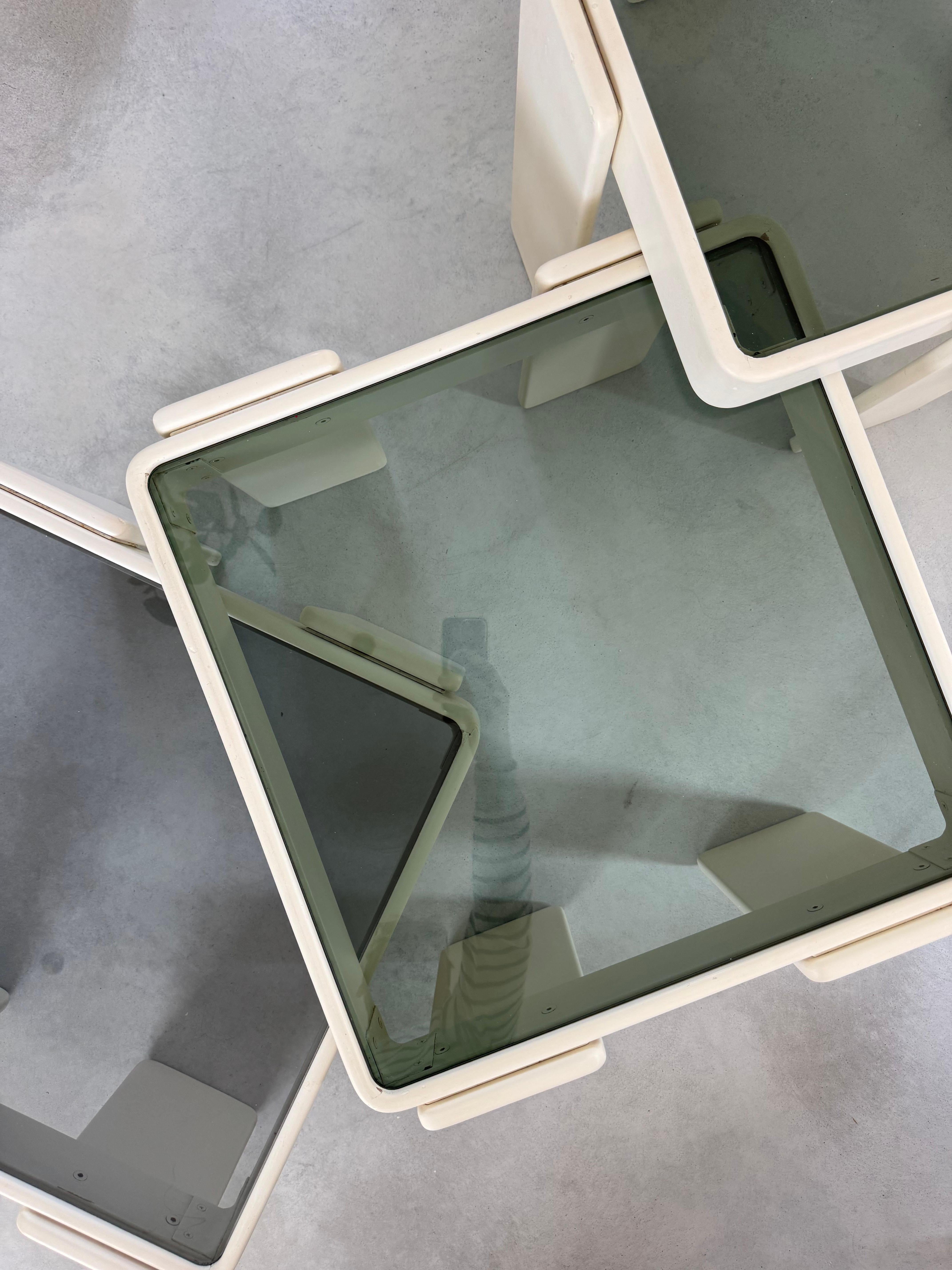 Mesas nido Gianfranco Frattini, diseño de la era espacial, Cassina, Italia hacia 1970 Italiano en venta