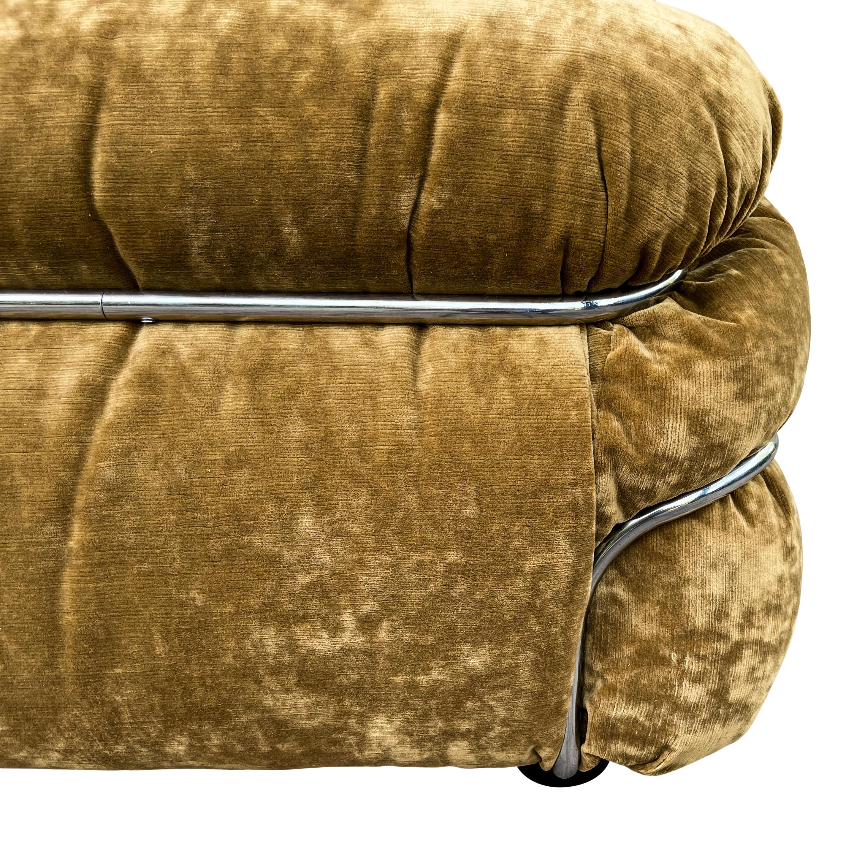 Gianfranco Frattini Ocher Velvet Sesann Living Room Set for Cassina, 1972 For Sale 3