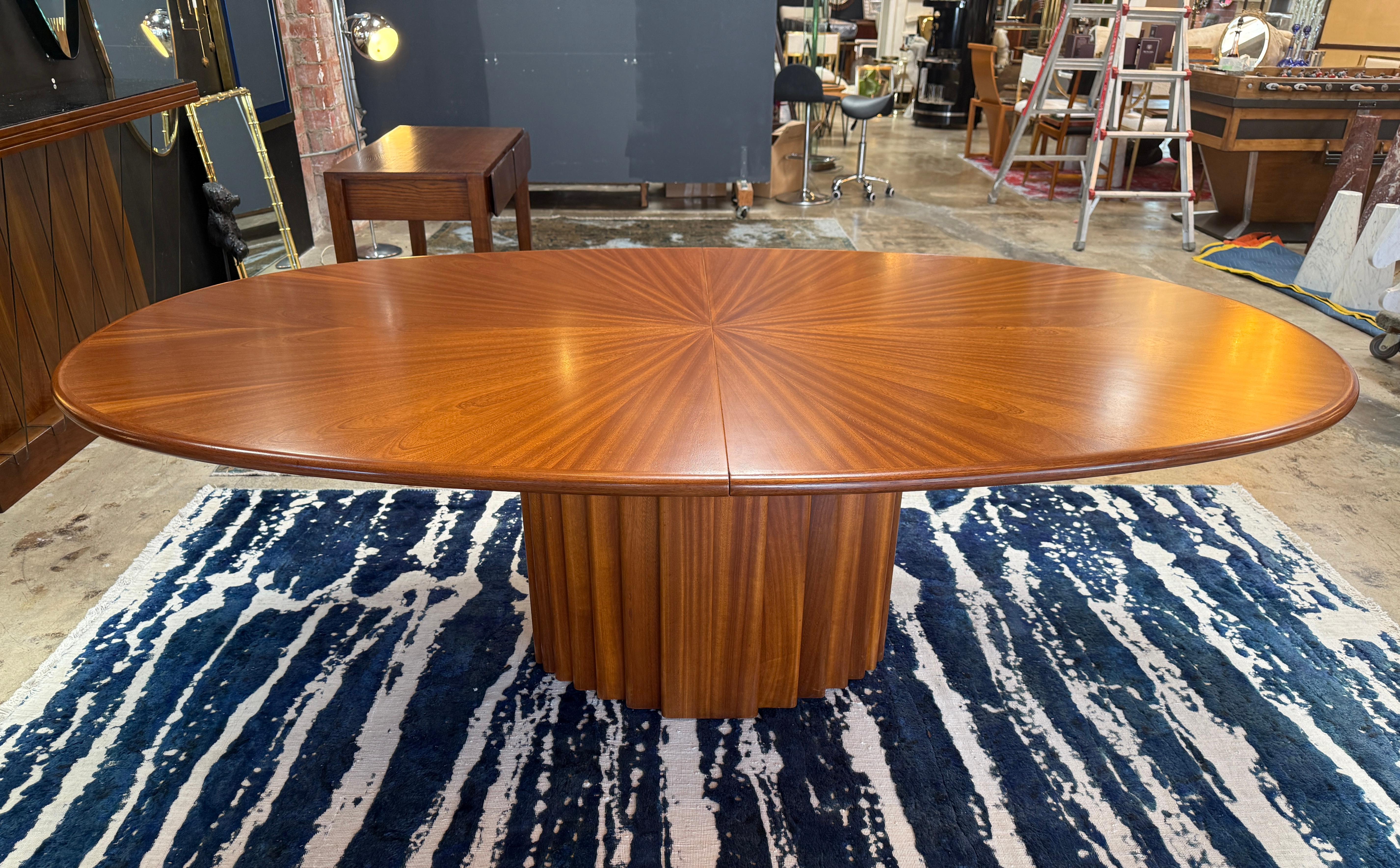 Gianfranco Frattini Oval Dining Table in Walnut with Extension, Italy, 1970s For Sale 4