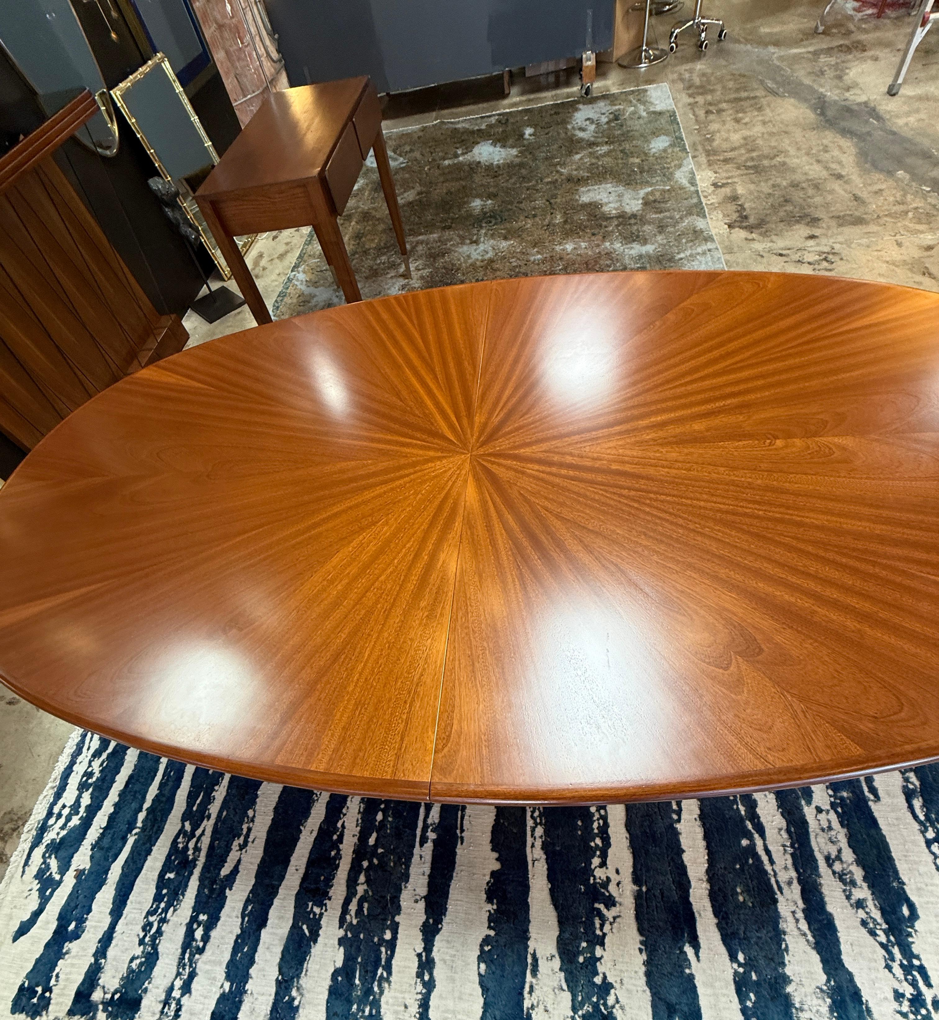 Gianfranco Frattini Oval Dining Table in Walnut with Extension, Italy, 1970s For Sale 5