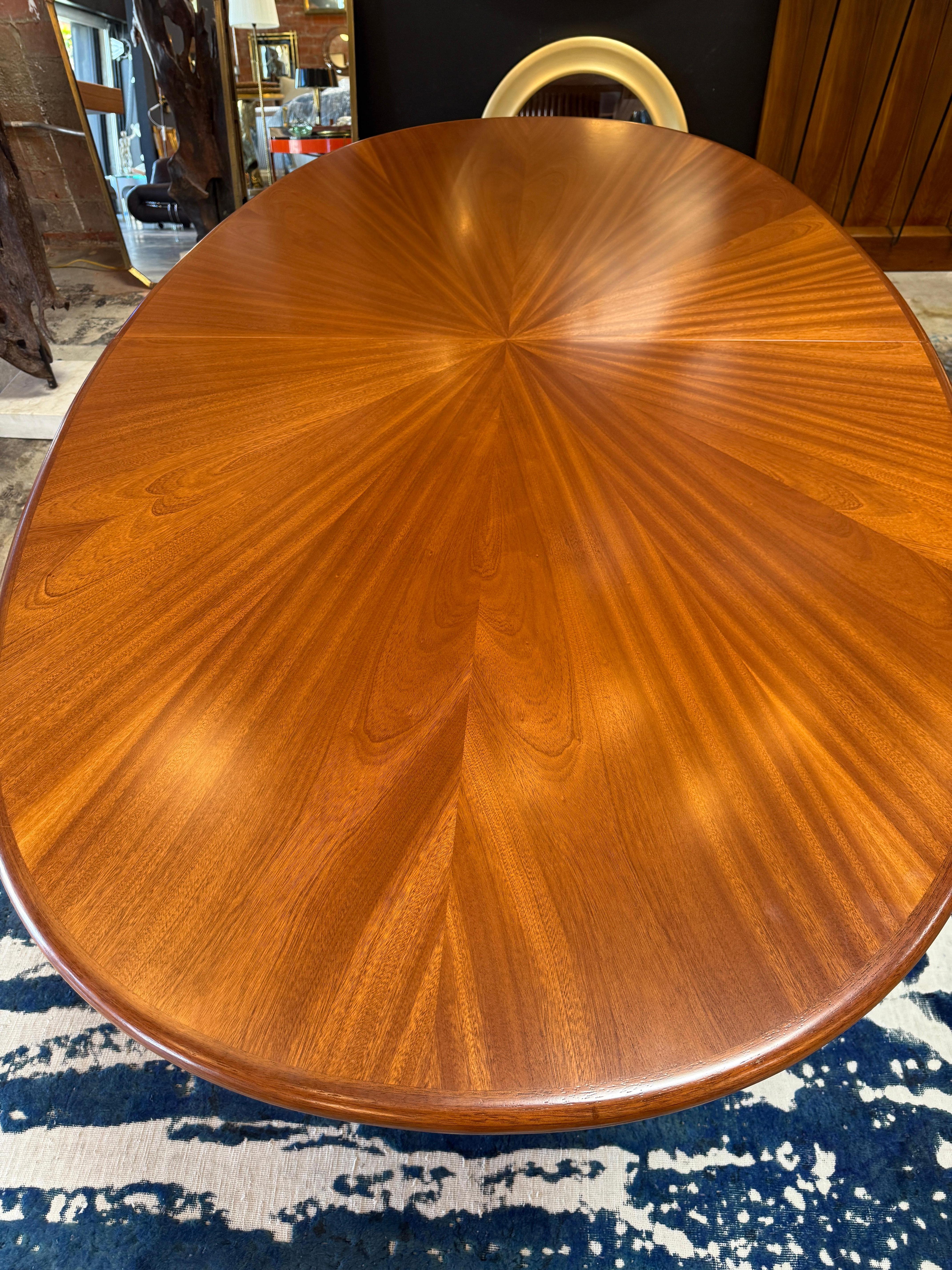 Italian Gianfranco Frattini Oval Dining Table in Walnut with Extension, Italy, 1970s For Sale