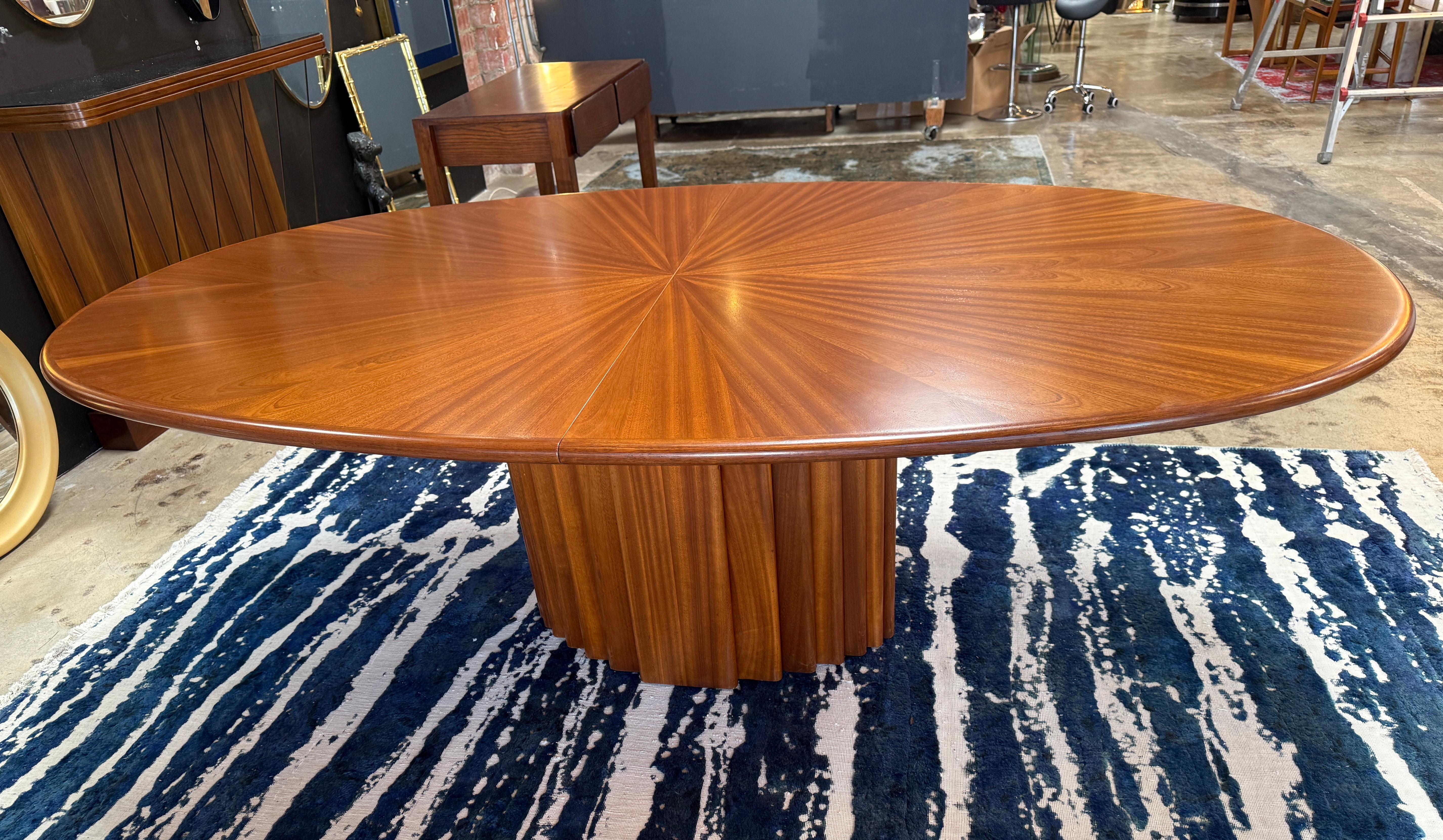 Gianfranco Frattini Oval Dining Table in Walnut with Extension, Italy, 1970s For Sale 3