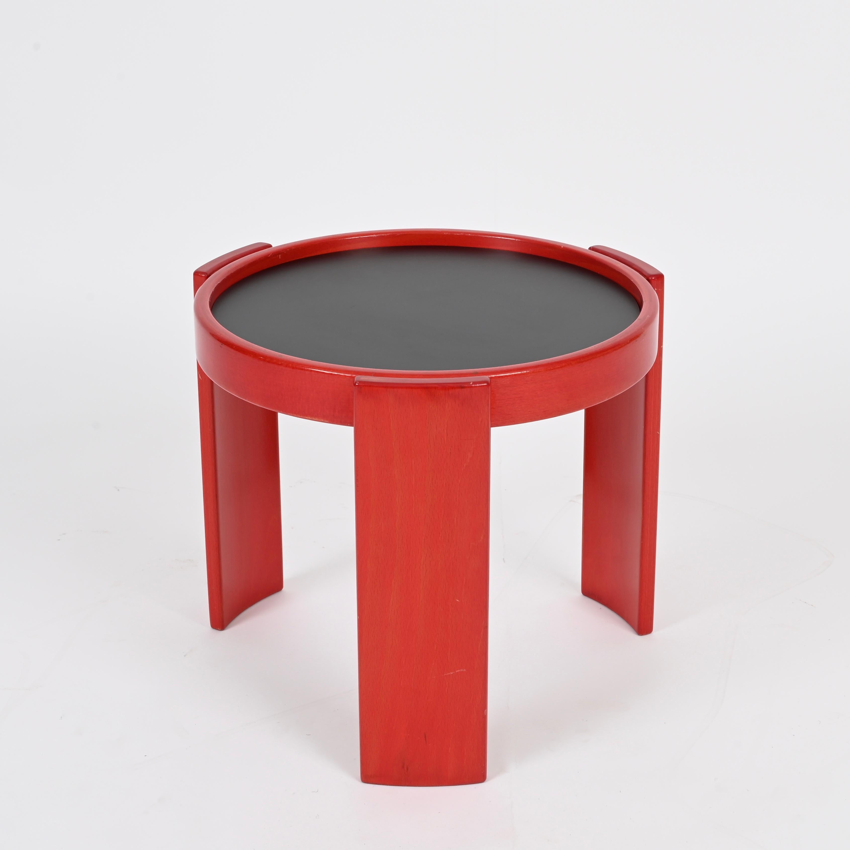 Gianfranco Frattini Pair of 780 Red Tables for Cassina, Italy, 1960s en vente 5