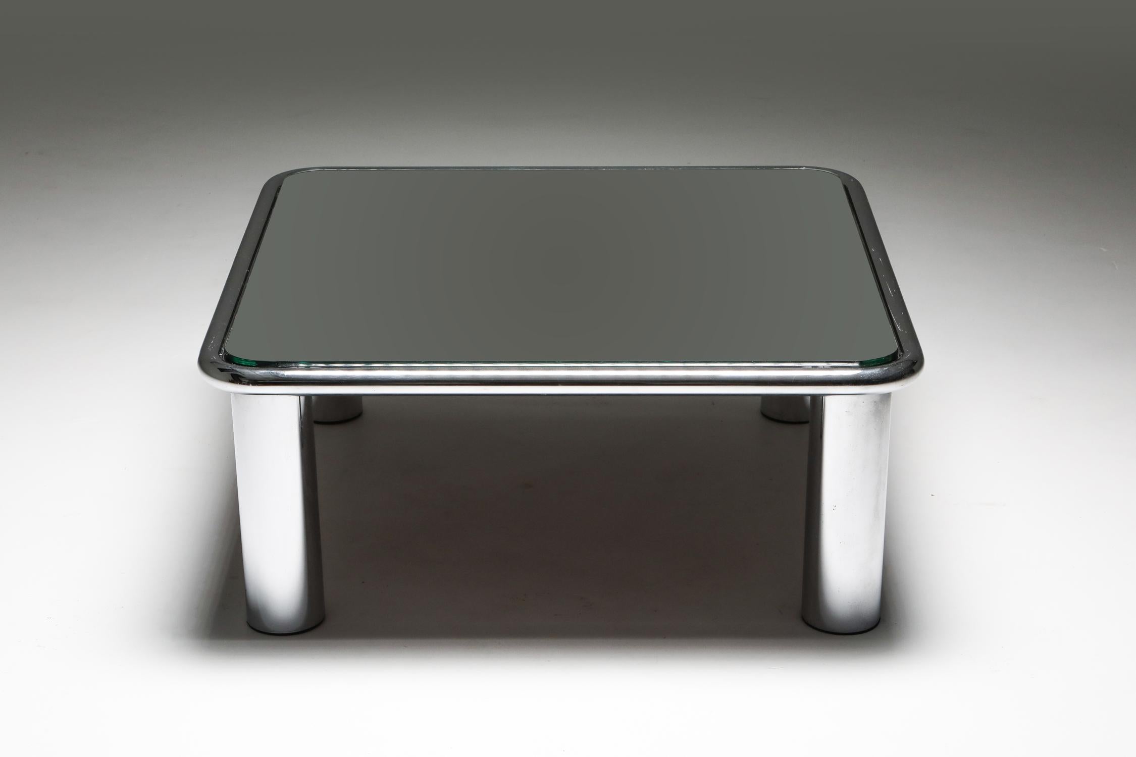 20th Century Gianfranco Frattini, Pair of Mirrored Coffee Tables for Cassina, 1968