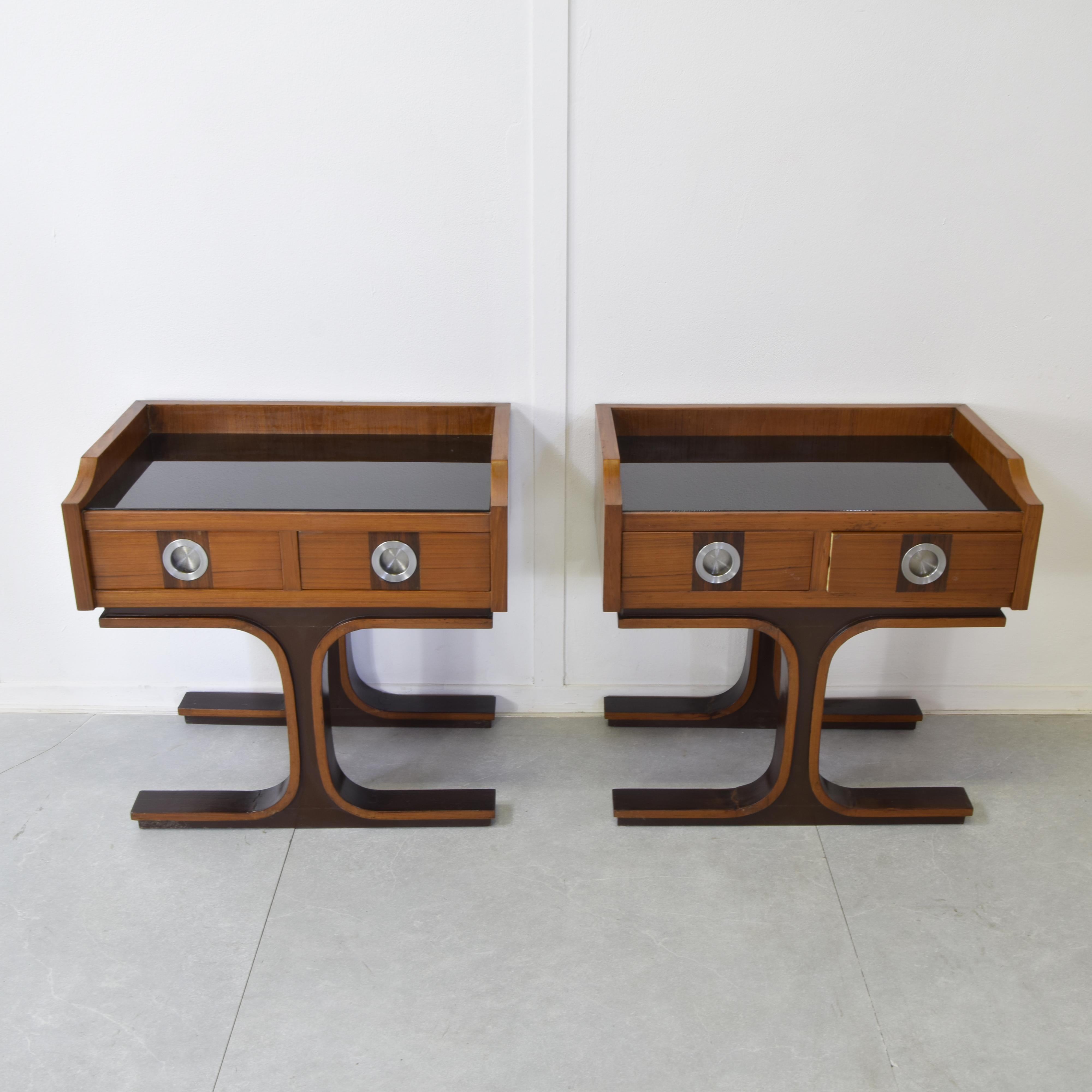 Mid-20th Century Gianfranco Frattini pair of nightstands 1960s en vente