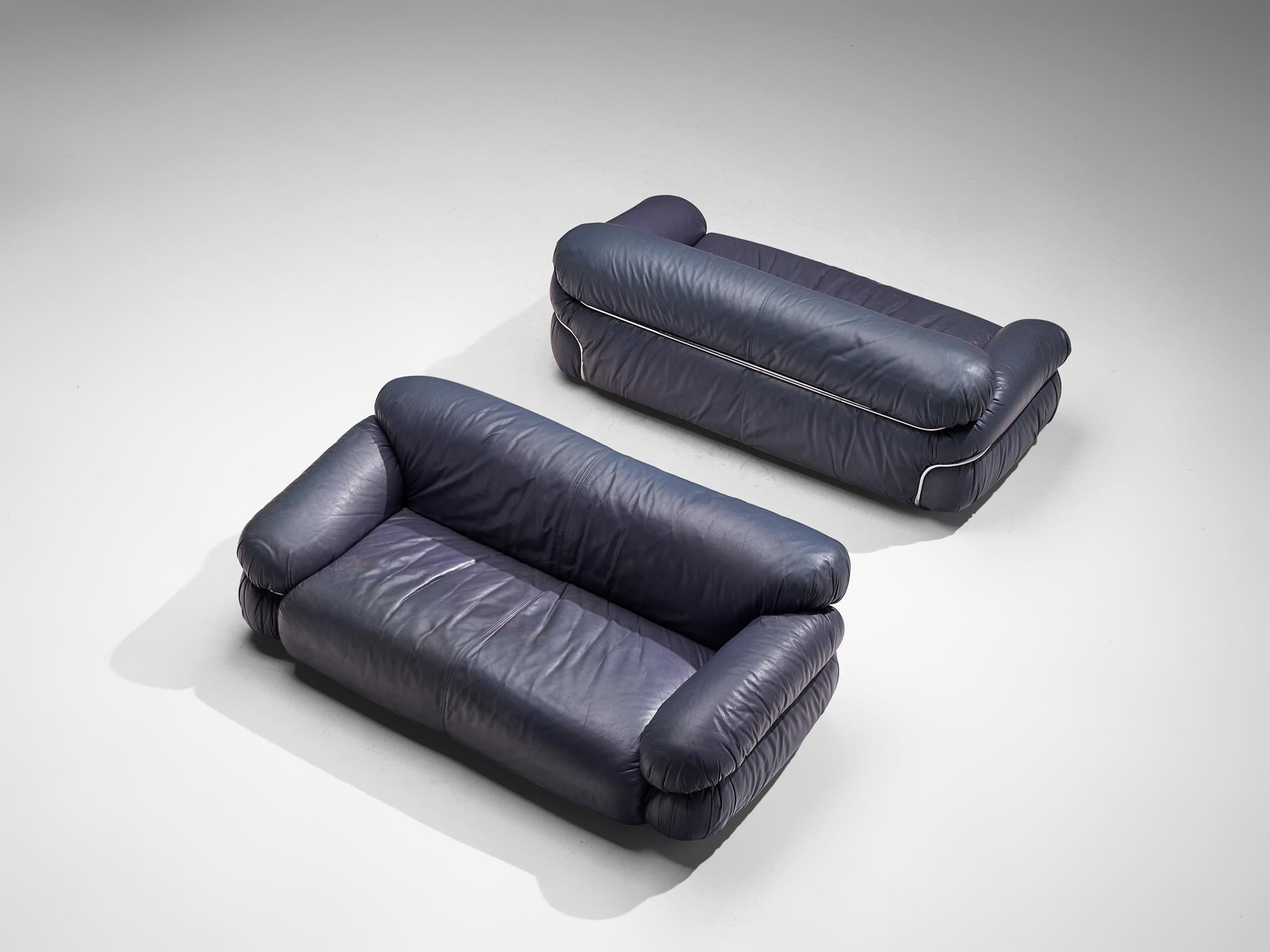 Gianfranco Frattini Pair of 'Sesann' Sofas in Blue Leather In Good Condition In Waalwijk, NL