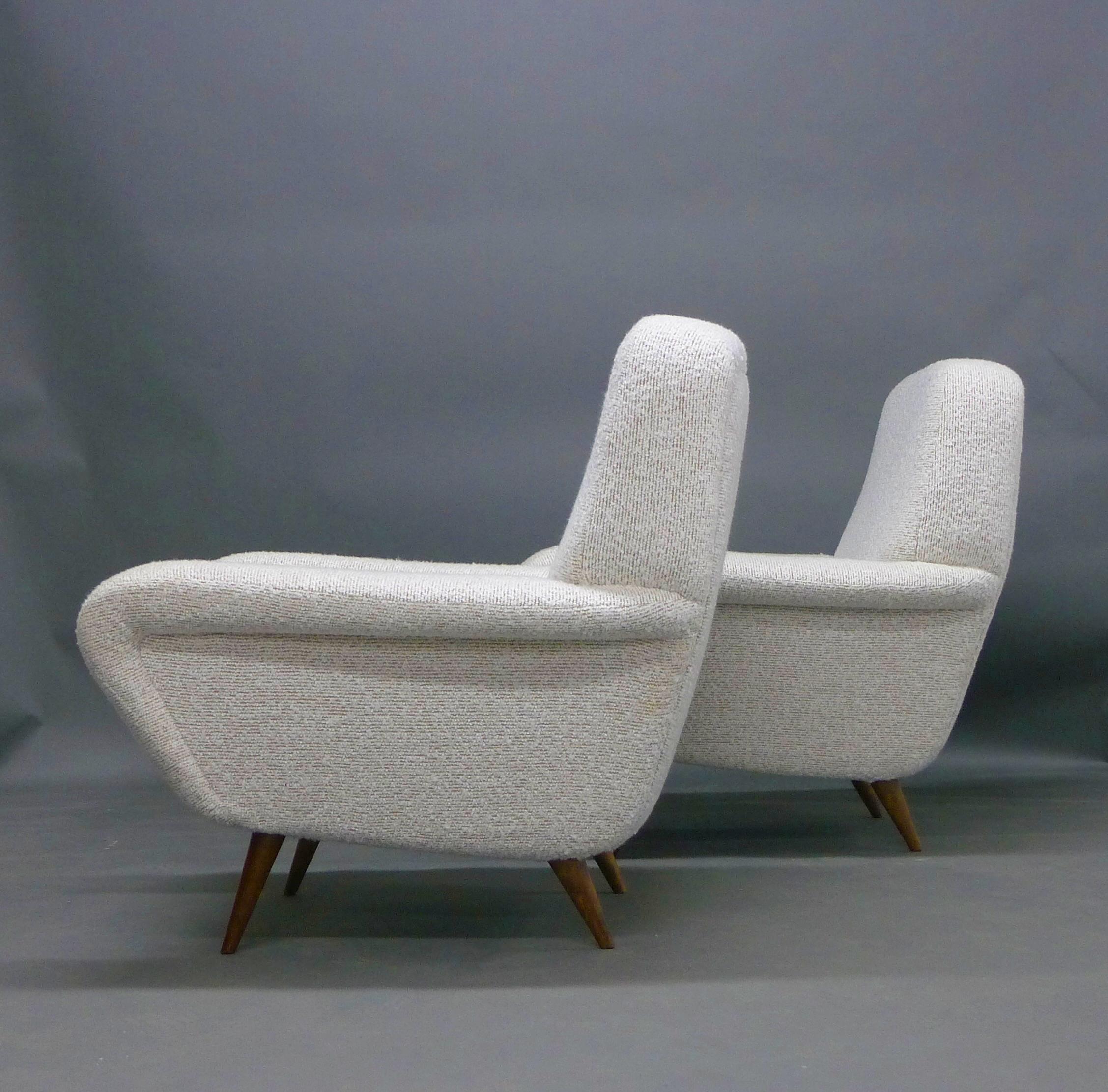 Mid-Century Modern Gianfranco Frattini, Pair of Upholstered Armchairs, model 830, by Cassina, 1950s For Sale