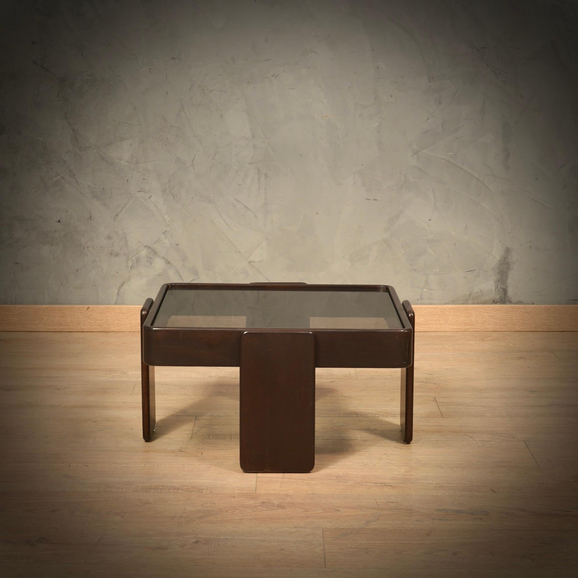 Italian Gianfranco Frattini per Cassina Walnut and Glass Coffee Cocktail Table, 1960