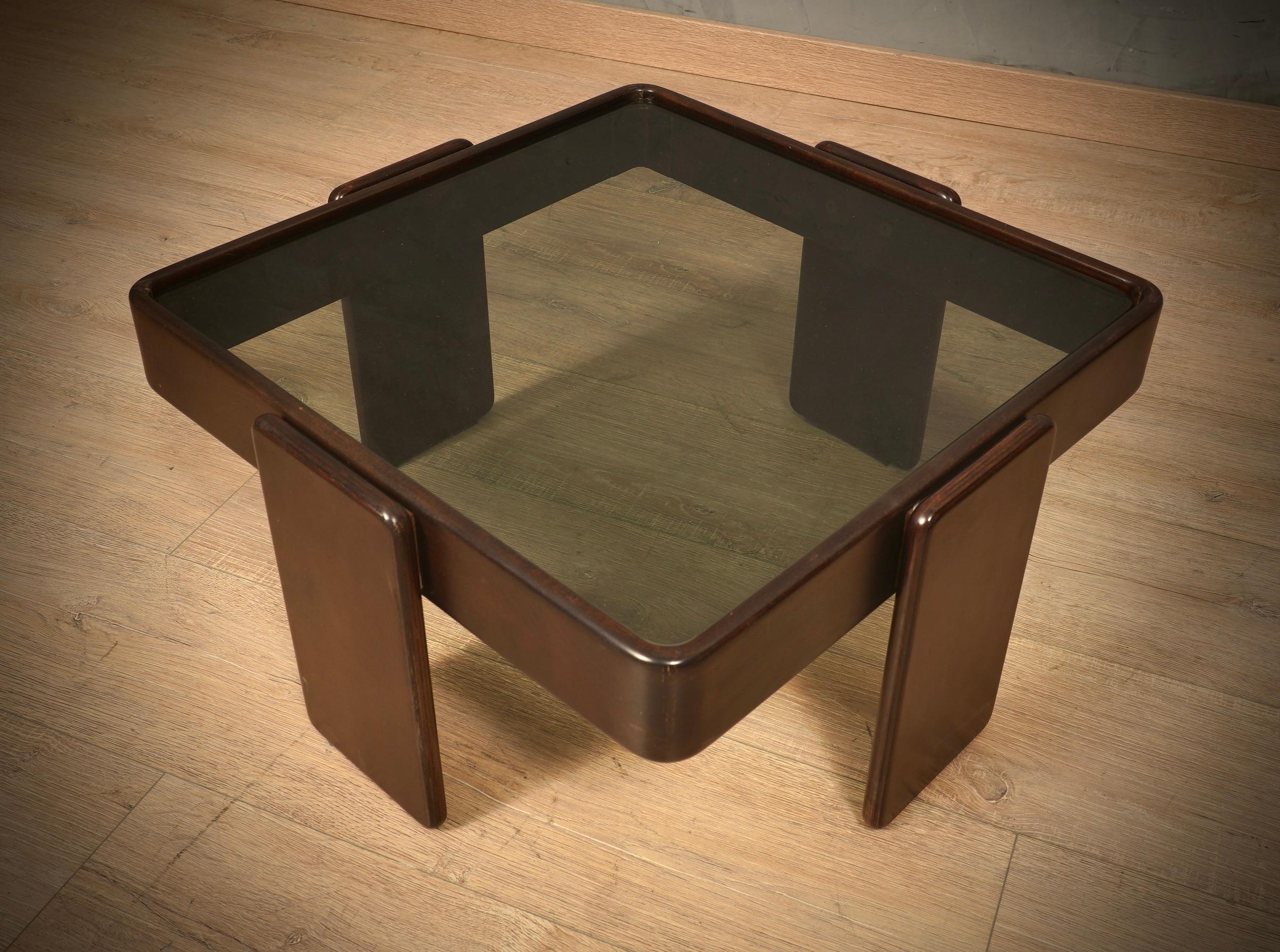 Gianfranco Frattini per Cassina Walnut and Glass Coffee Cocktail Table, 1960 For Sale 2