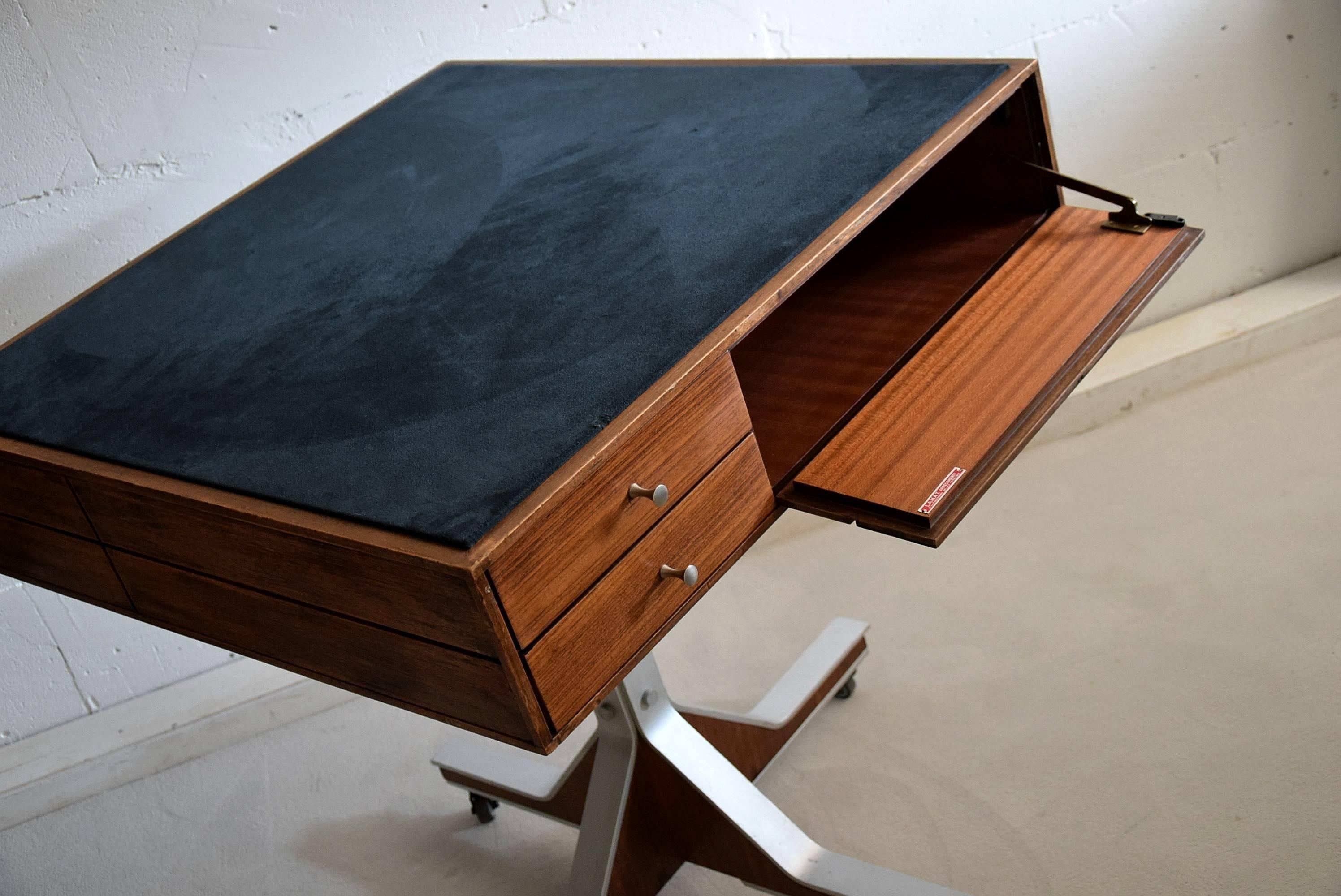 20th Century Gianfranco Frattini Rare Midcentury Boutique Display Table