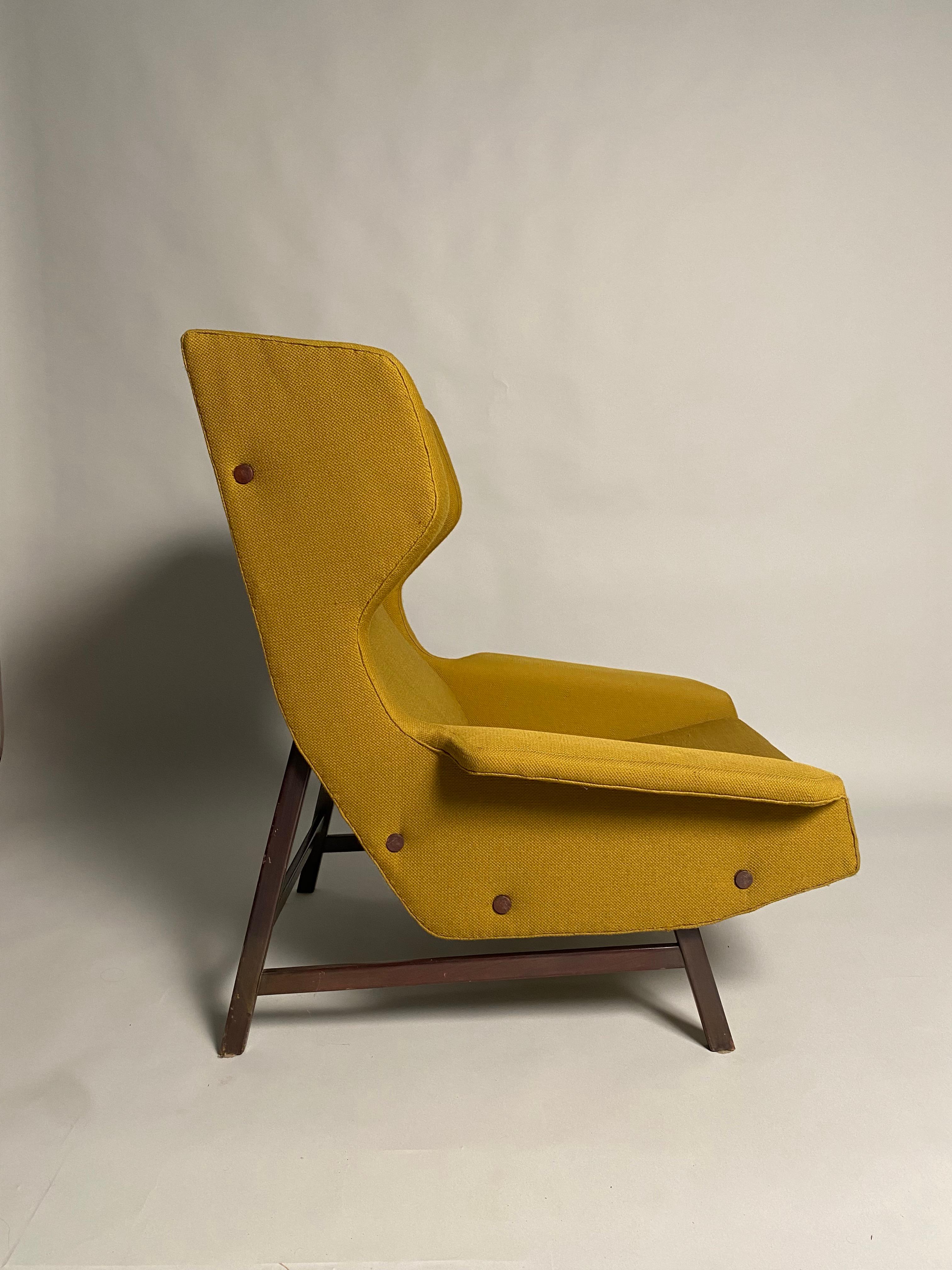 Mid-20th Century Gianfranco Frattini, Rare Pair of Wingback Armchairs Model 877, Cassina 1959 For Sale