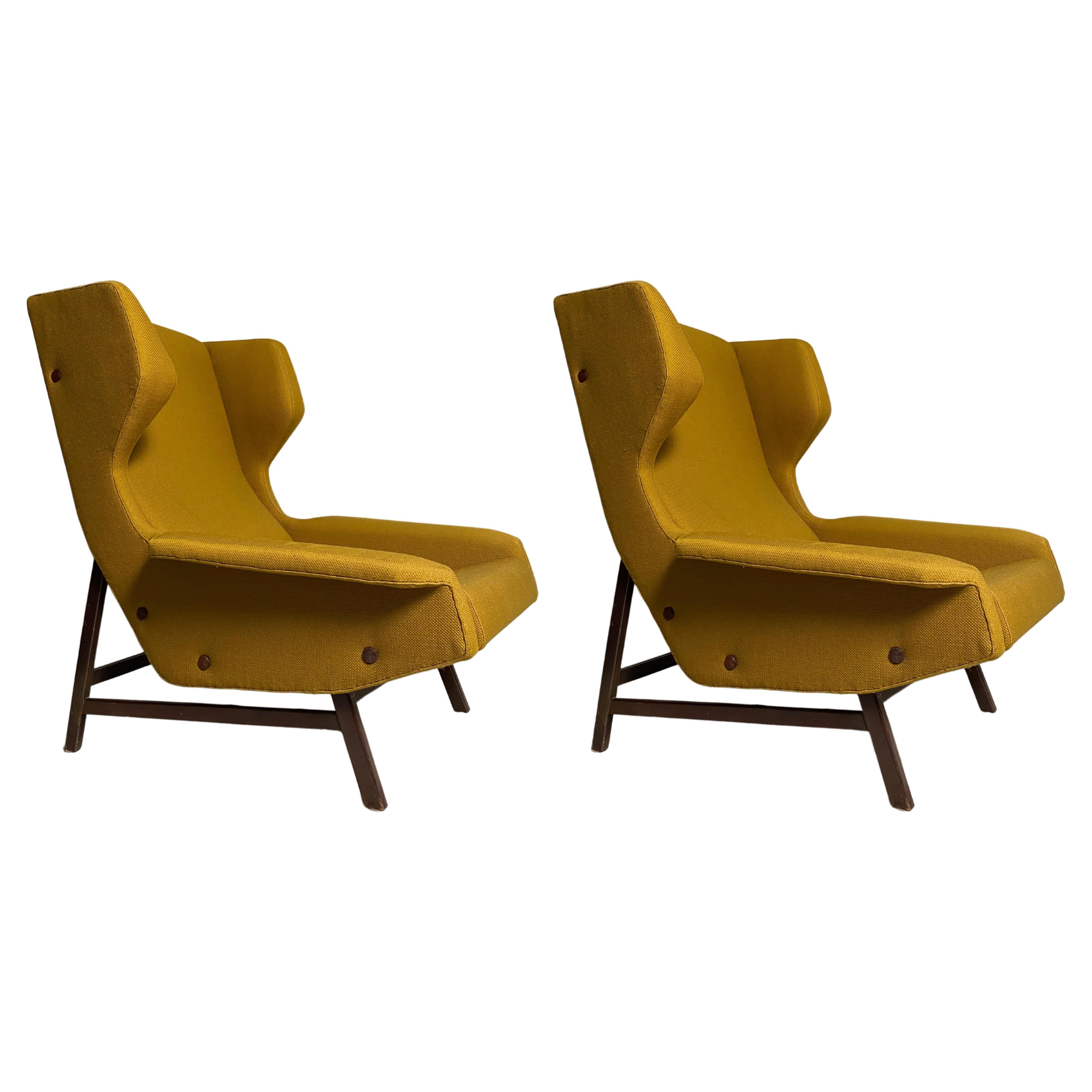 Gianfranco Frattini, Rare Pair of Wingback Armchairs Model 877 (First Edition)