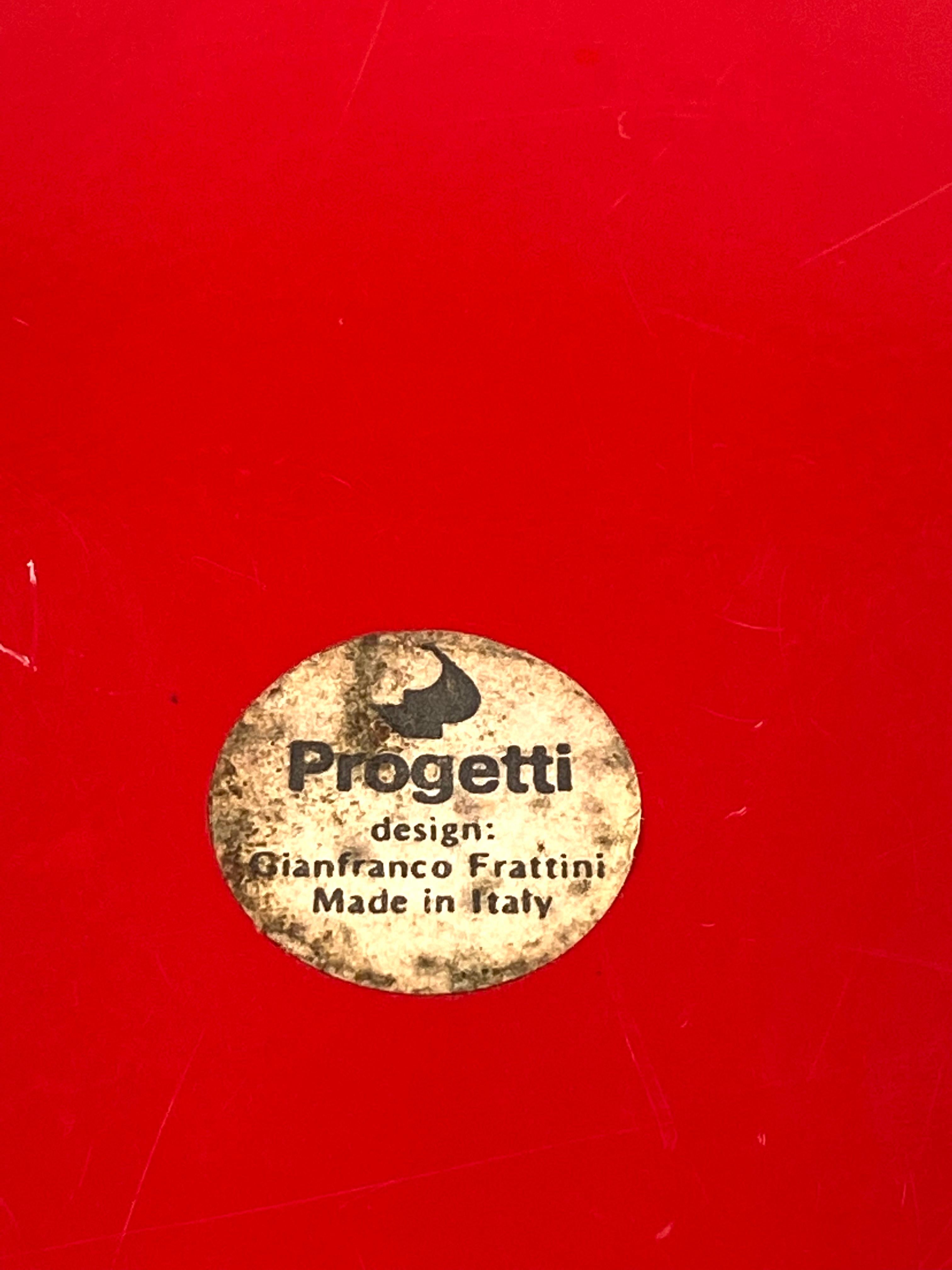 Gianfranco Frattini, roter Tafelaufsatz / Tablett, Progetti Italien, 1970er Jahre im Angebot 8